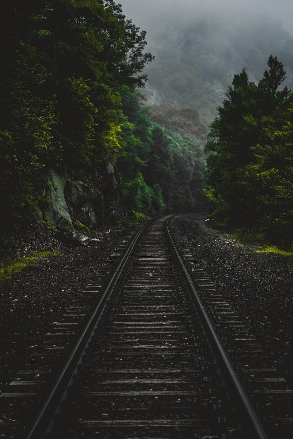 1000x1500 black railway surrounded