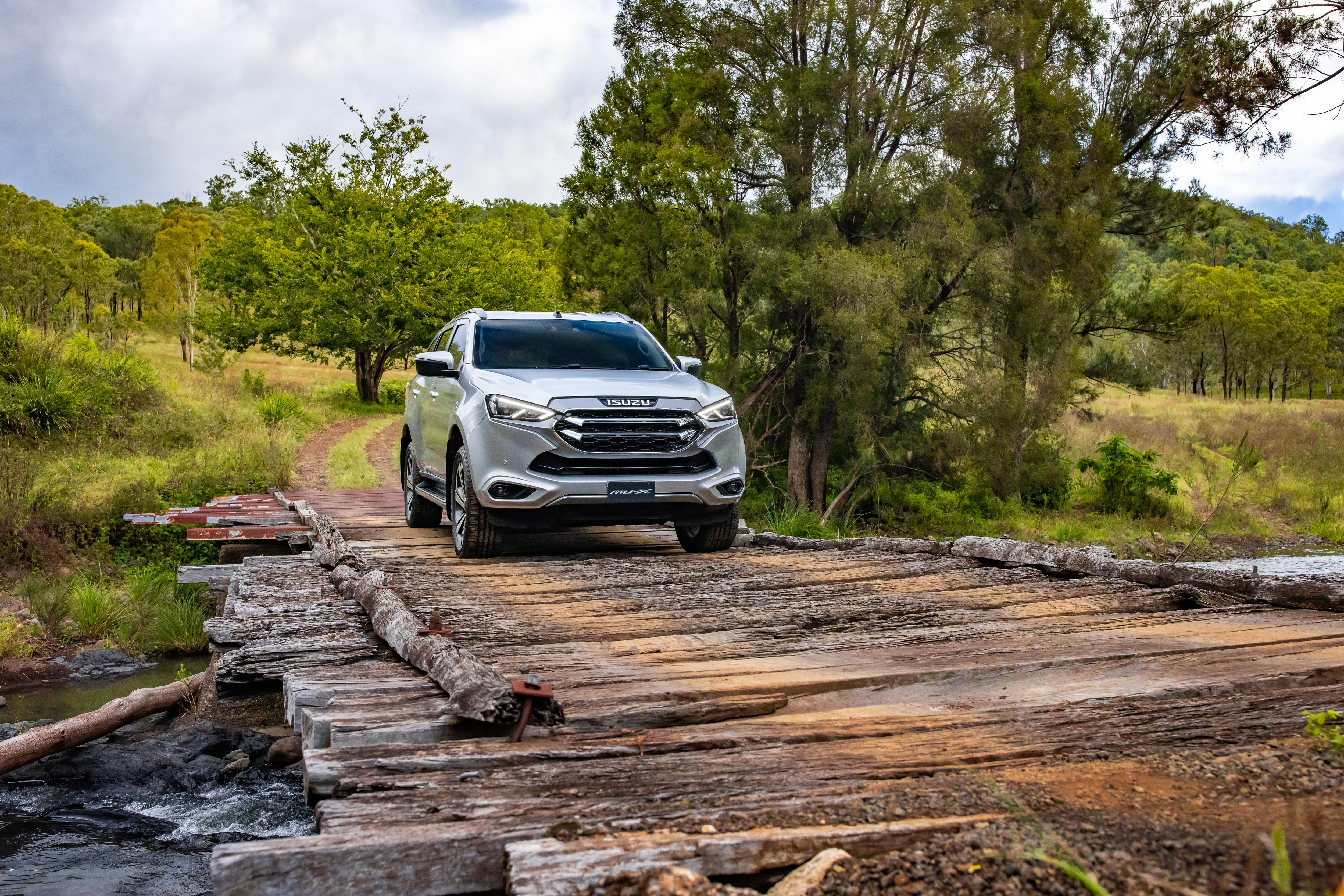 5000x3335 Download SUV Vehicle Isuzu MU X 4k Ultra HD Wallpaperx3335