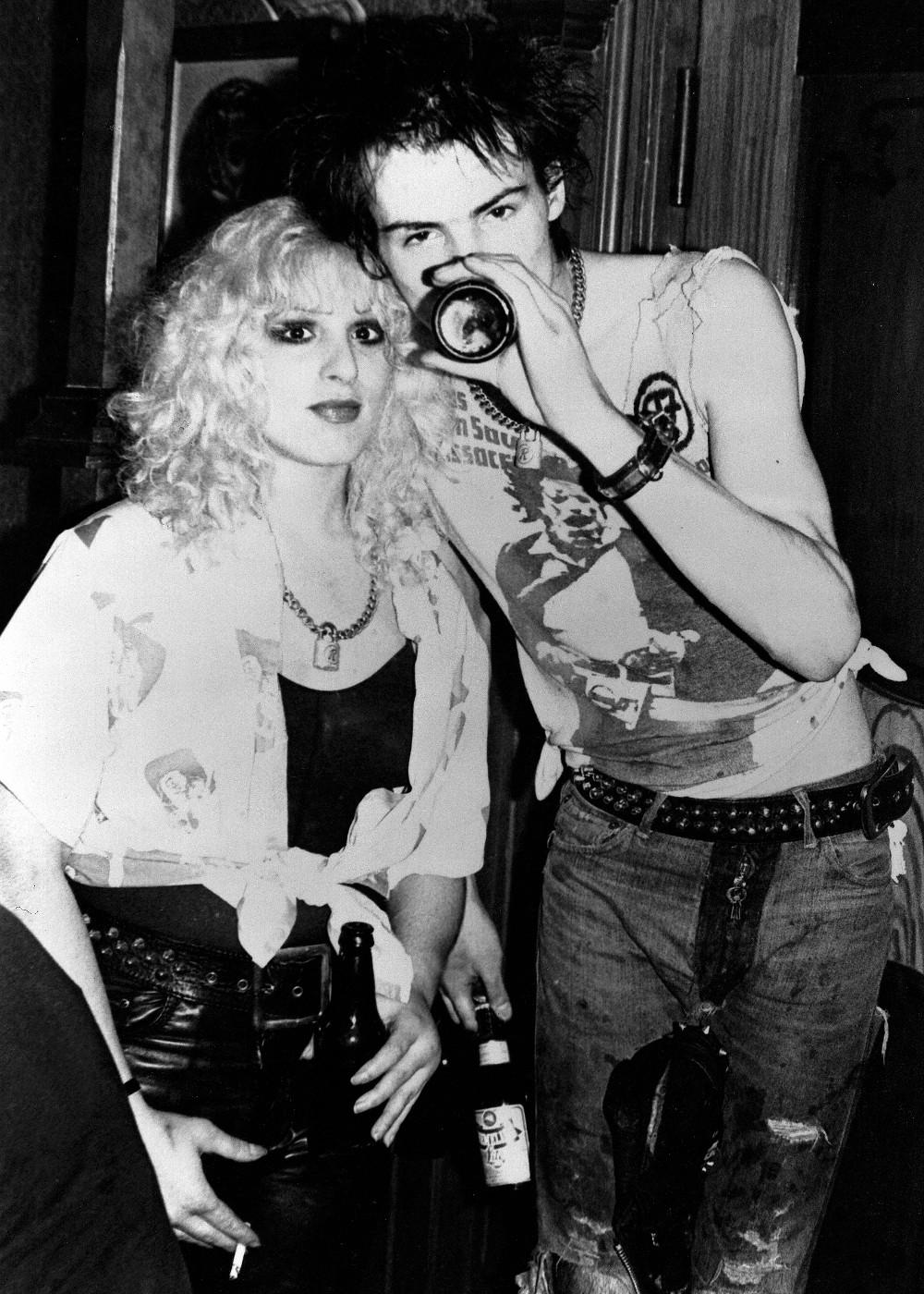 1000x1400 Sid Vicious and Nancy Spungen: 26 Vintage Photographs of the Punk's Most Famous Couple in the Late 1970s Vintage Everyday