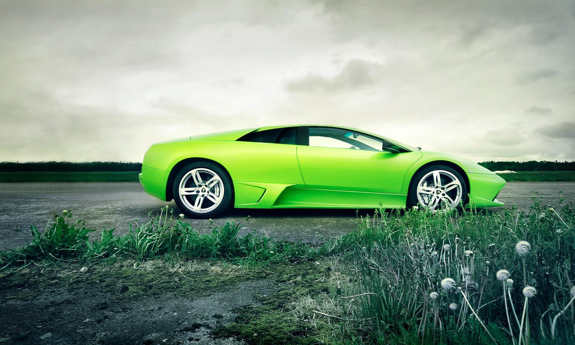 1920x1152 Awesome Green Car Wallpaper