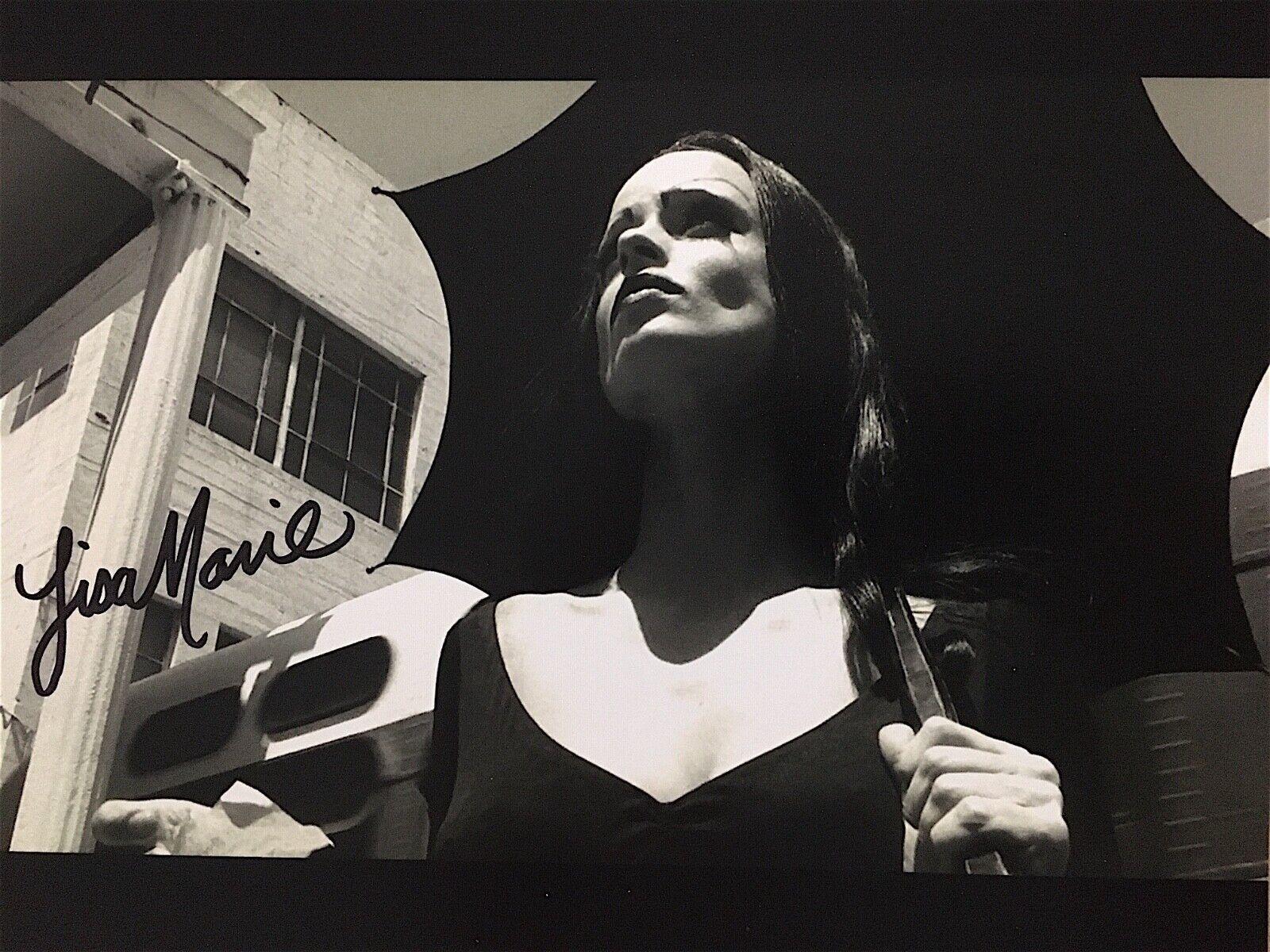 1600x1200 LISA MARIE / ED WOOD / VAMPIRA / EXCELLENT B&W PHOTO SIGNED IN PERSON