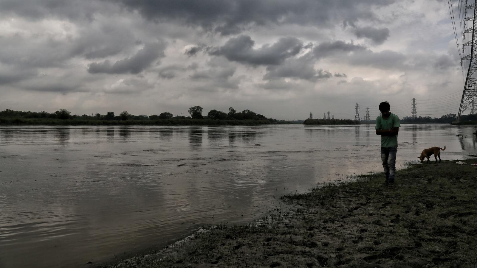1600x900 Yamuna surges again in Delhi, water level inches close to danger mark. Latest News India