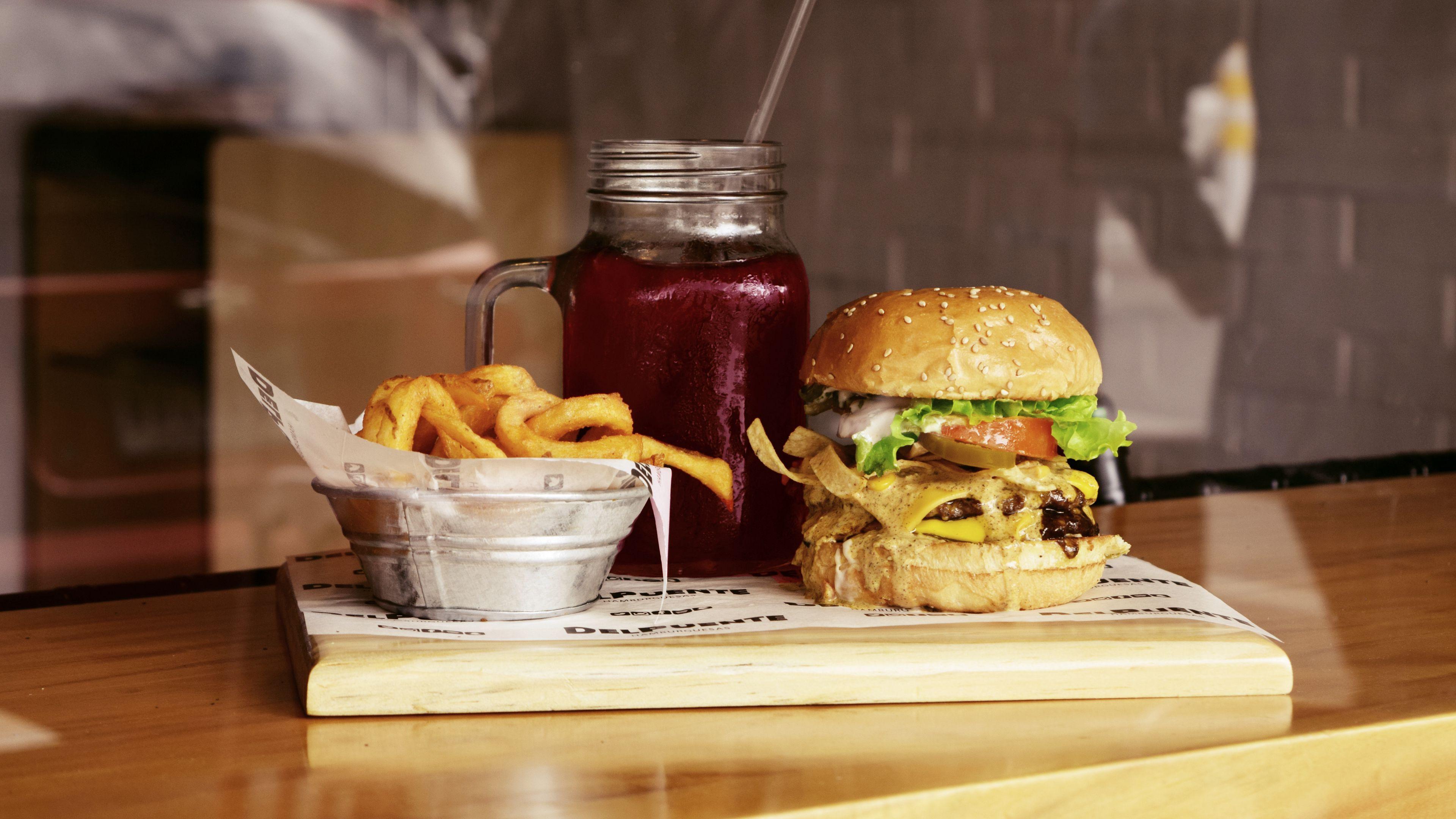 3840x2160 Wallpaper / burger, hamburger, french fries, fast food, drink, 4k free download