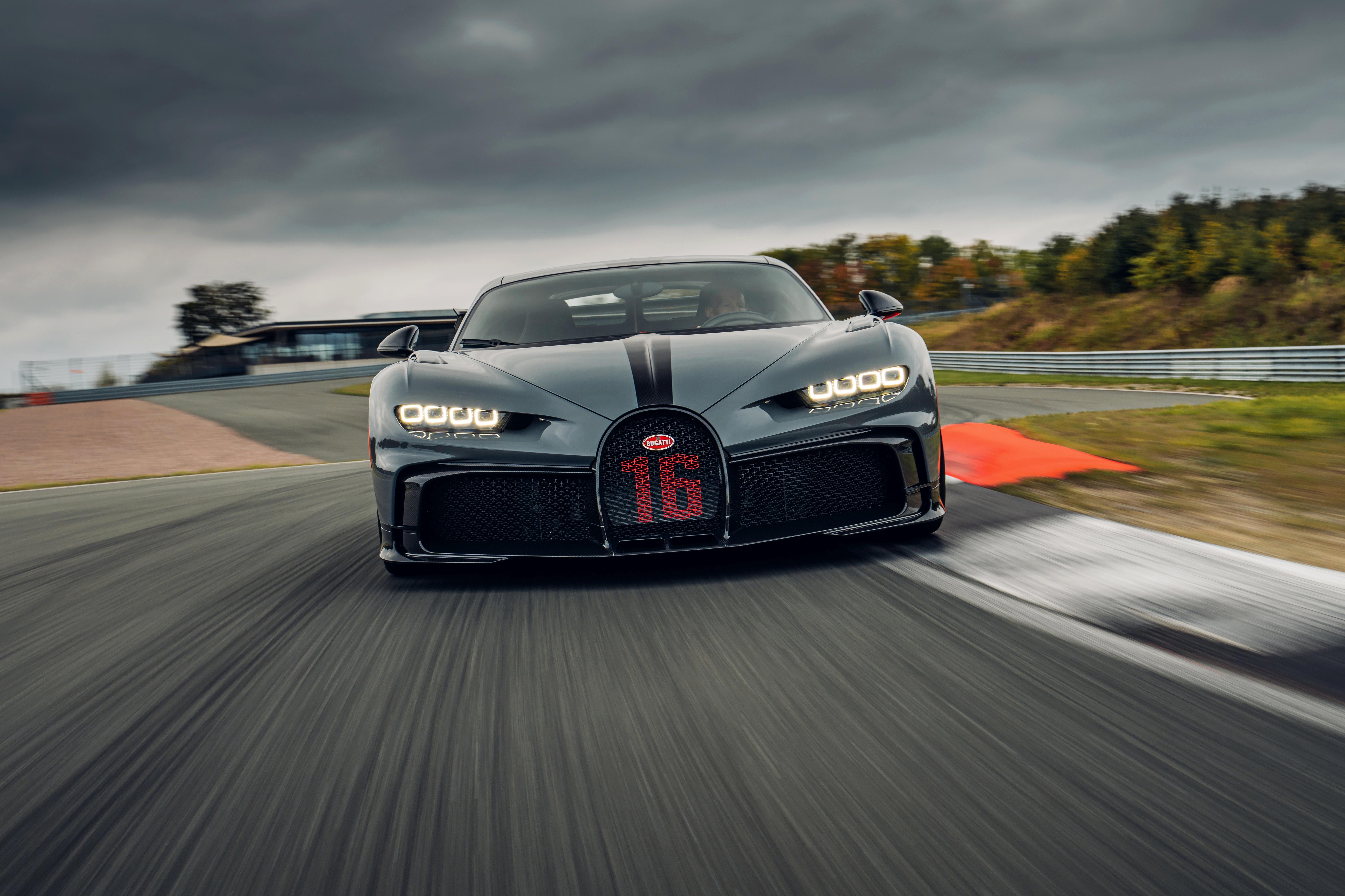 7000x4666 Bugatti Chiron Pur Sport 4k Ultra HD Wallpaper