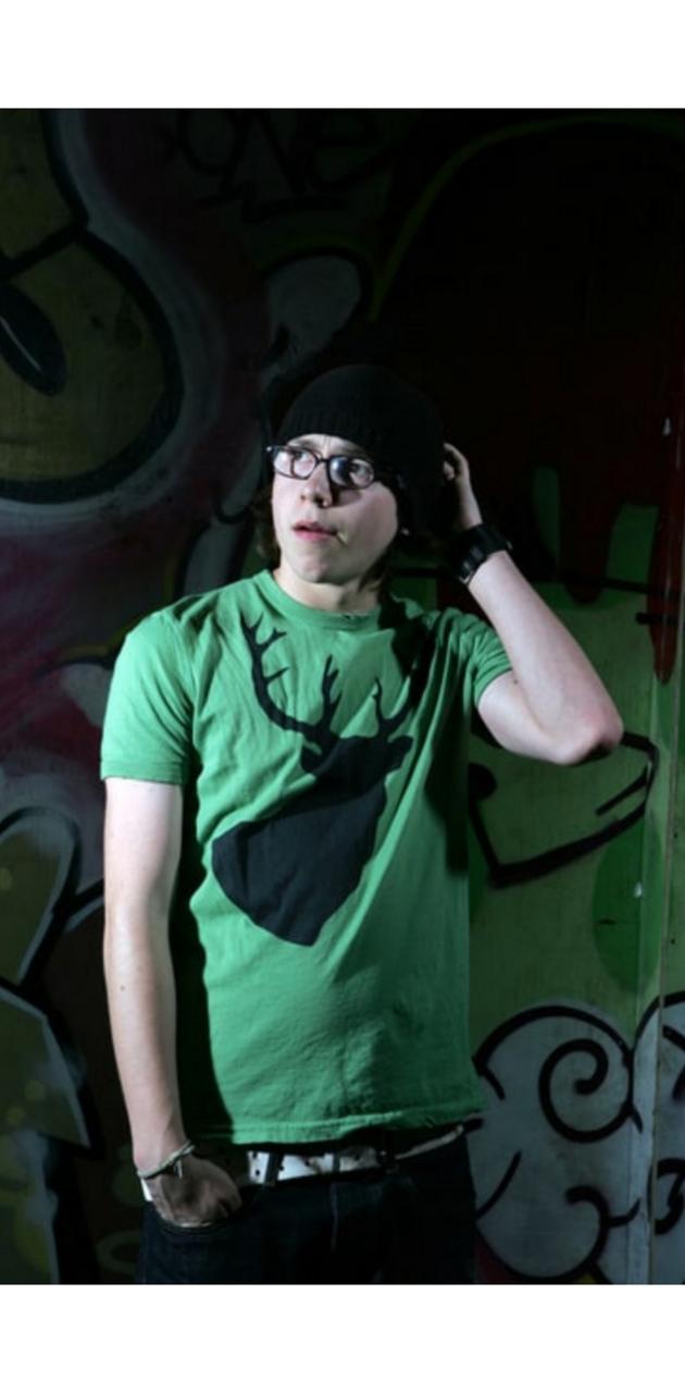 630x1280 Sid from skins wallpaper
