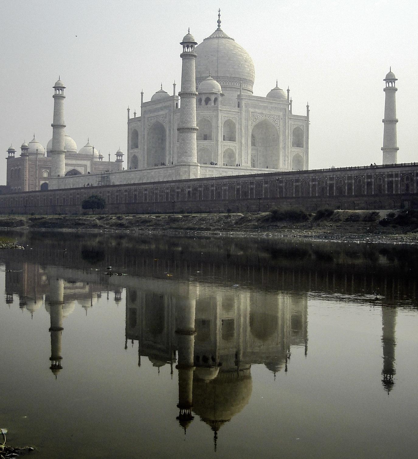1375x1511 Taj Mahal from the Northern Bank of river Yamuna in India image Domain photo