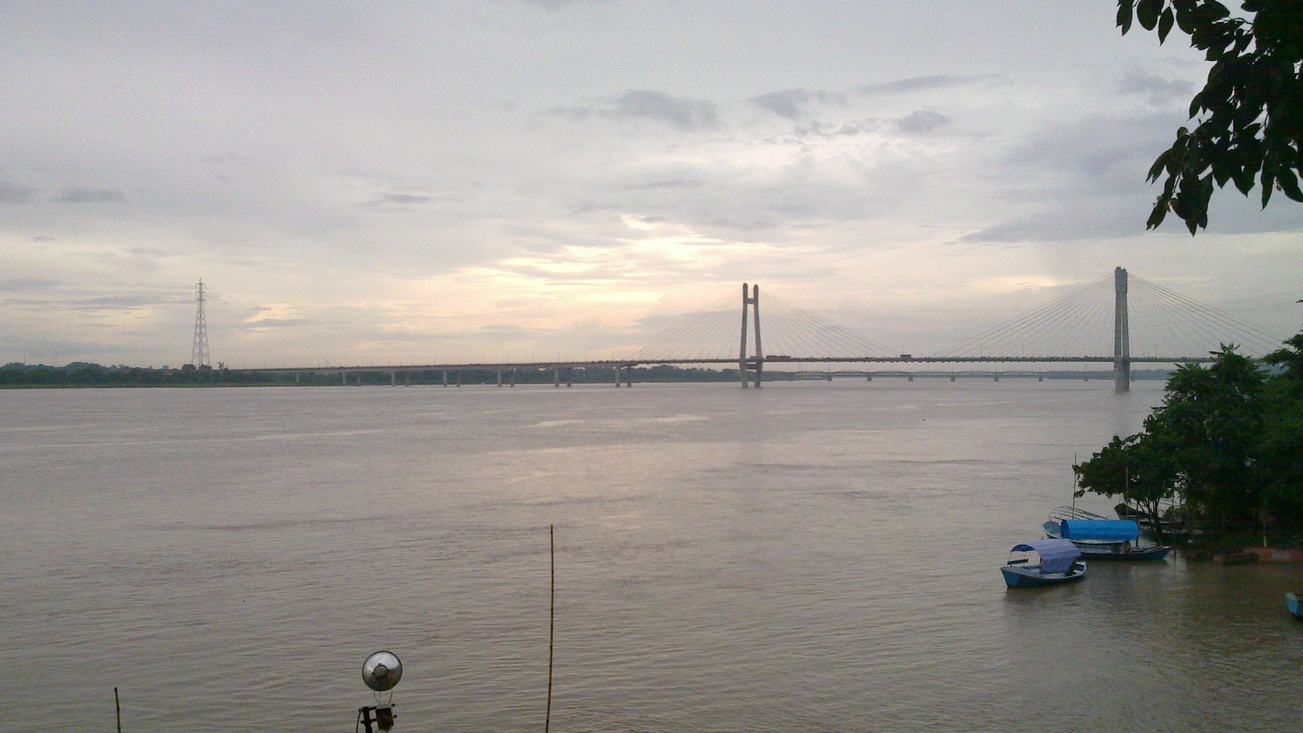 2560x1440 Yamuna river