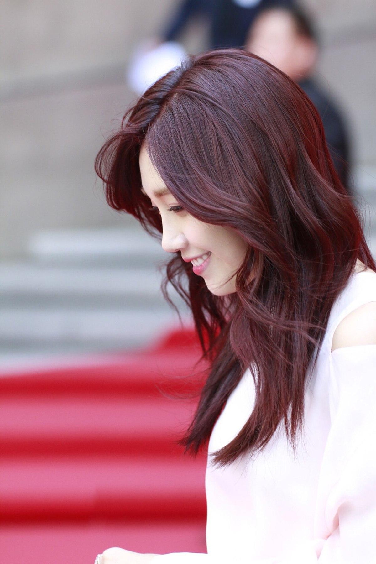 1200x1800 Jung Eun Ji At The Seoul Fashion Week 2016