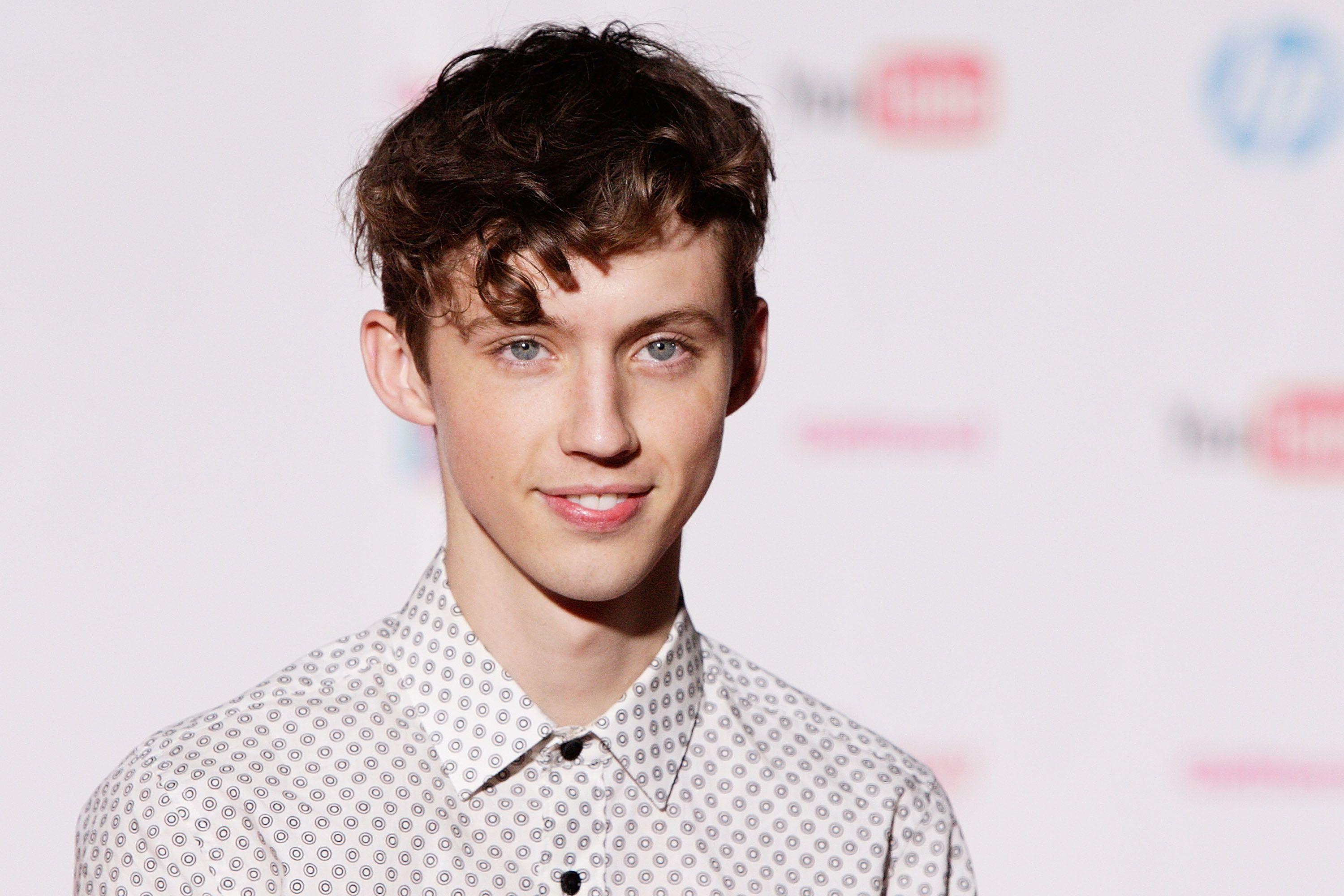 3000x2000 Troye Sivan HD Wallpaper