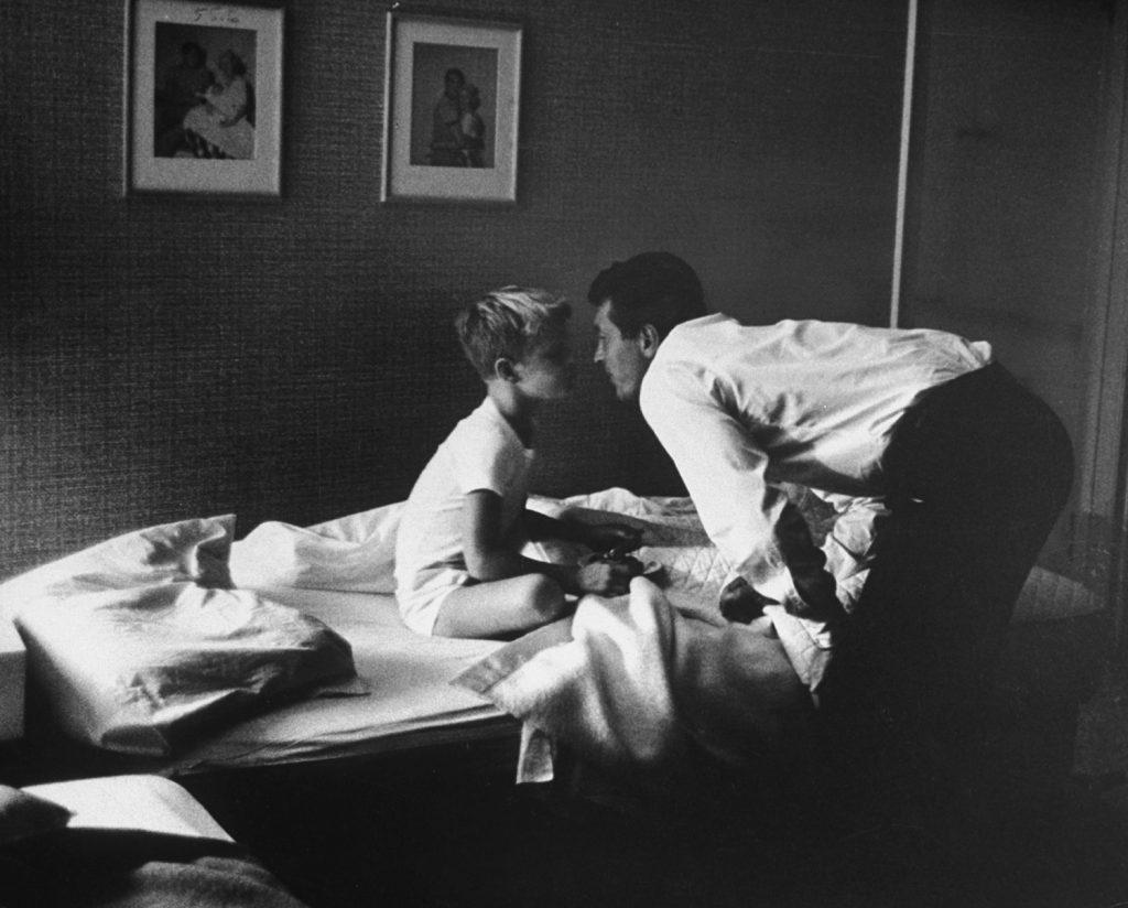 1024x824 Dean Martin: Rare And Classic Photo Of A Laid Back Legend