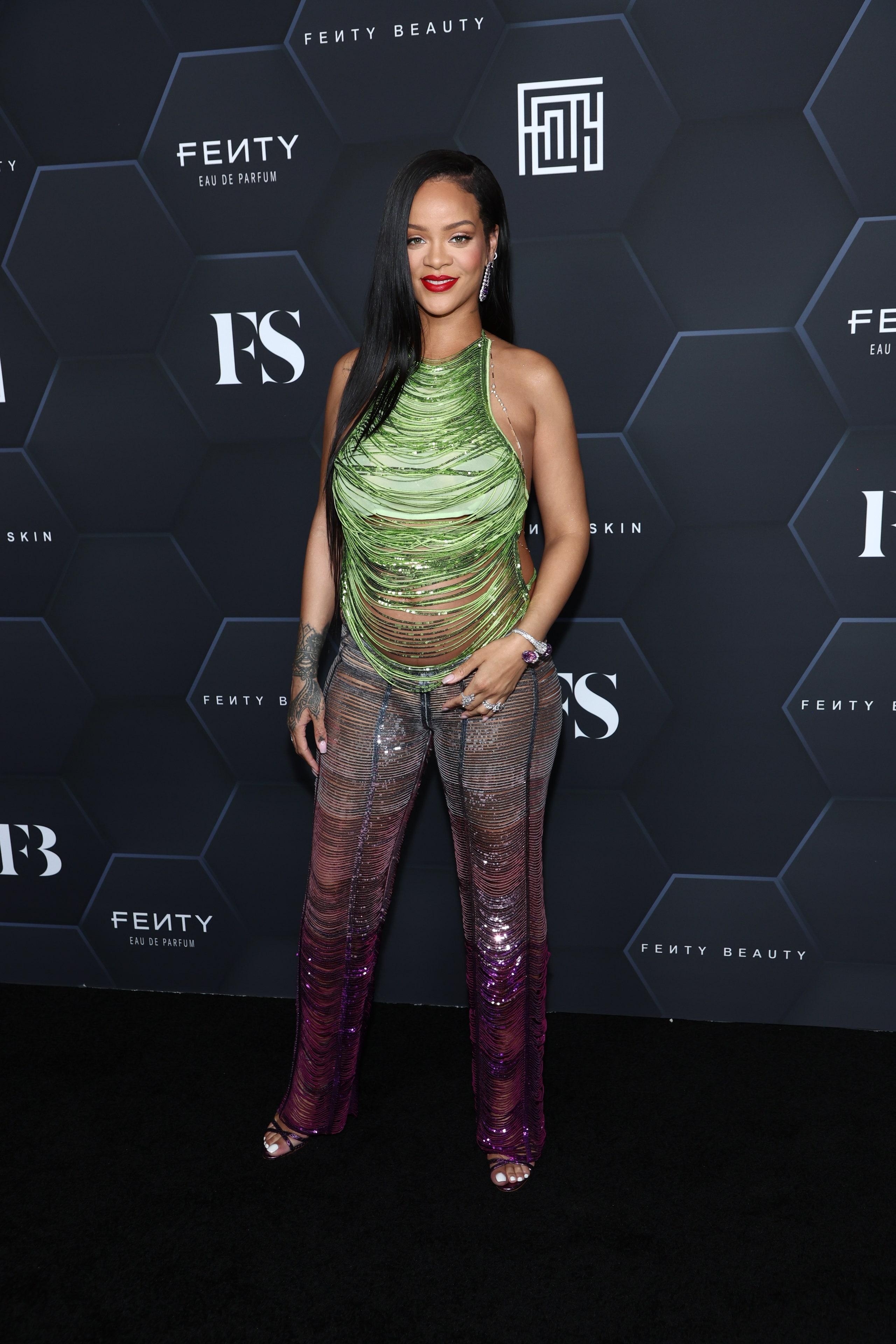 2560x3840 Rihanna Is Next Year's Super Bowl Halftime Show Performer