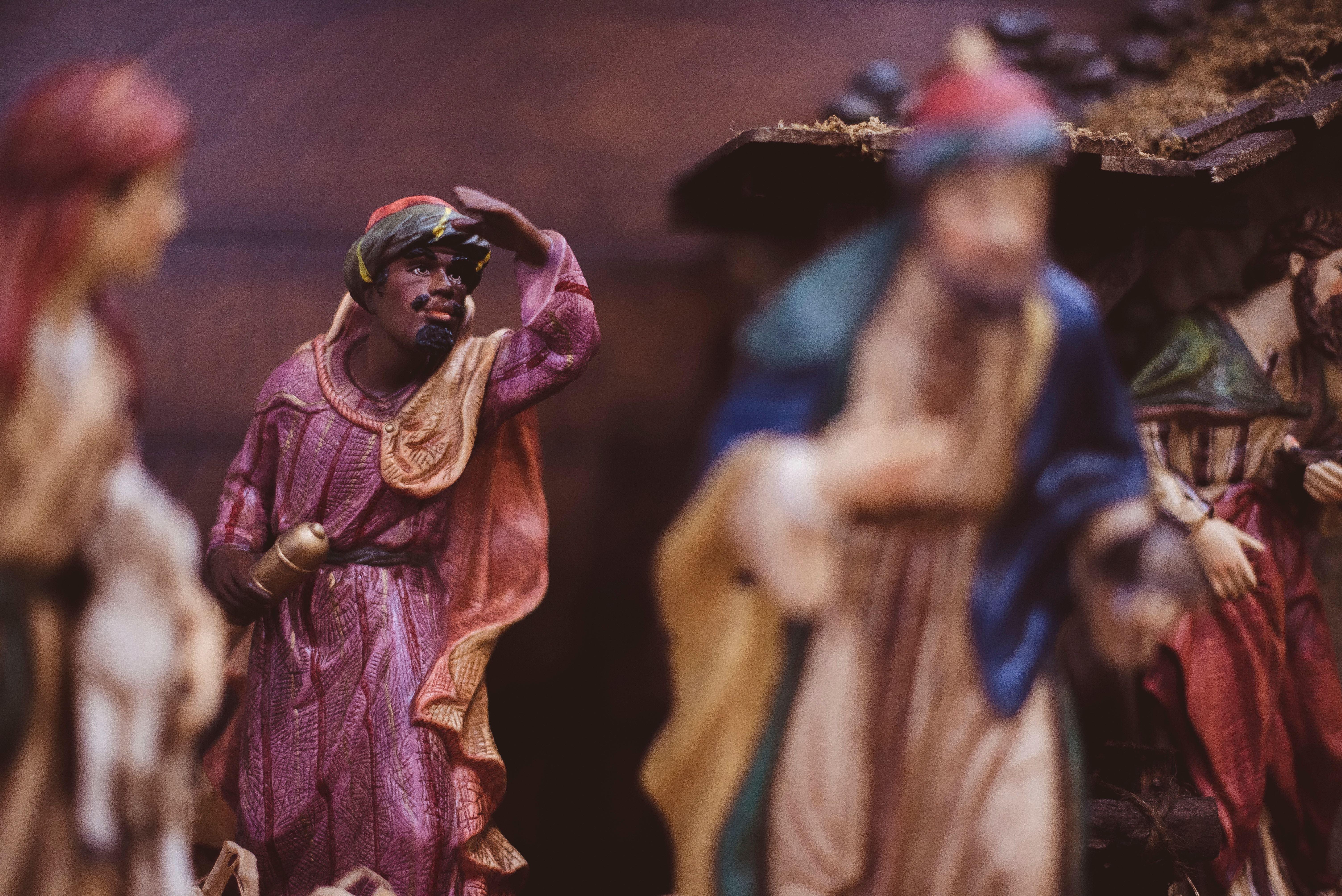 6016x4016 nativity scene ceramic figurines free image