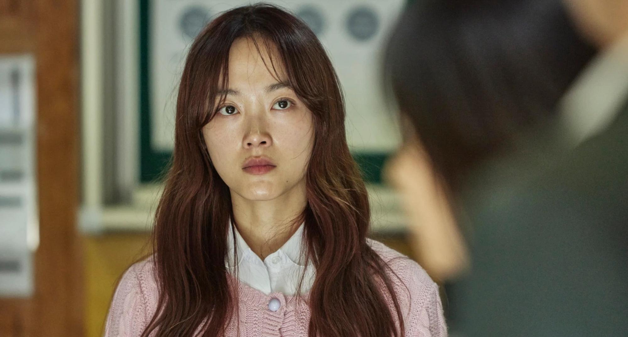 2000x1074 All Of Us Are Dead': Actor Lee Yoo Mi Defends Na Yeon, One Of The K Drama's Most Hated Characters