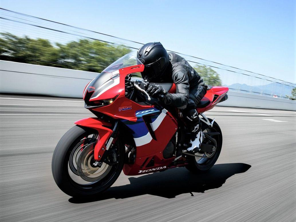 1034x776 Honda CBR600RR [Specs, Features, Photo]