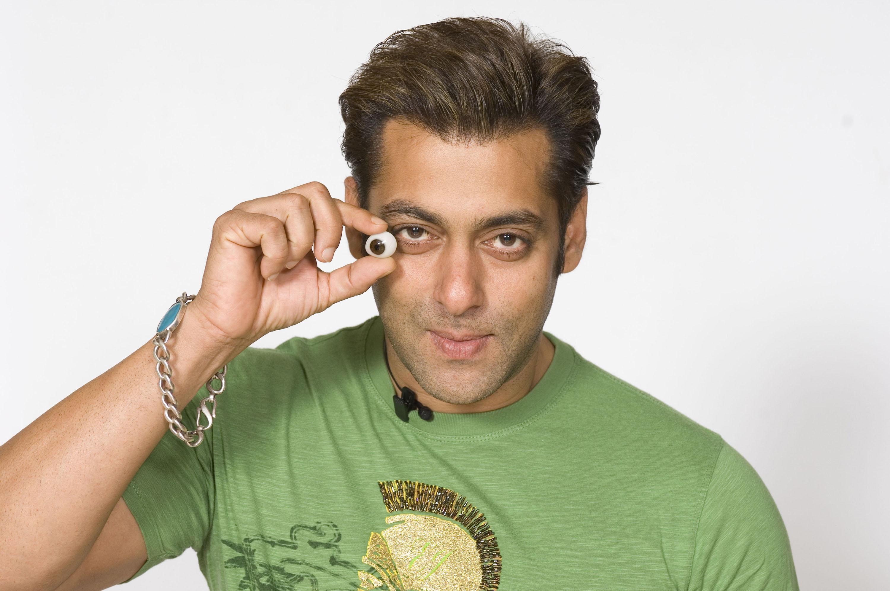 3000x1993 Salman Khan Green T Shirt wallpaper Wallpaper, HD Celebrities 4K Wallpaper, Image, Photo and Background