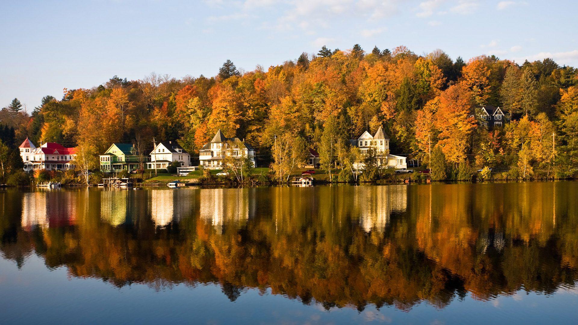 1920x1080 Pretty Autumn Covered Bridge Picture