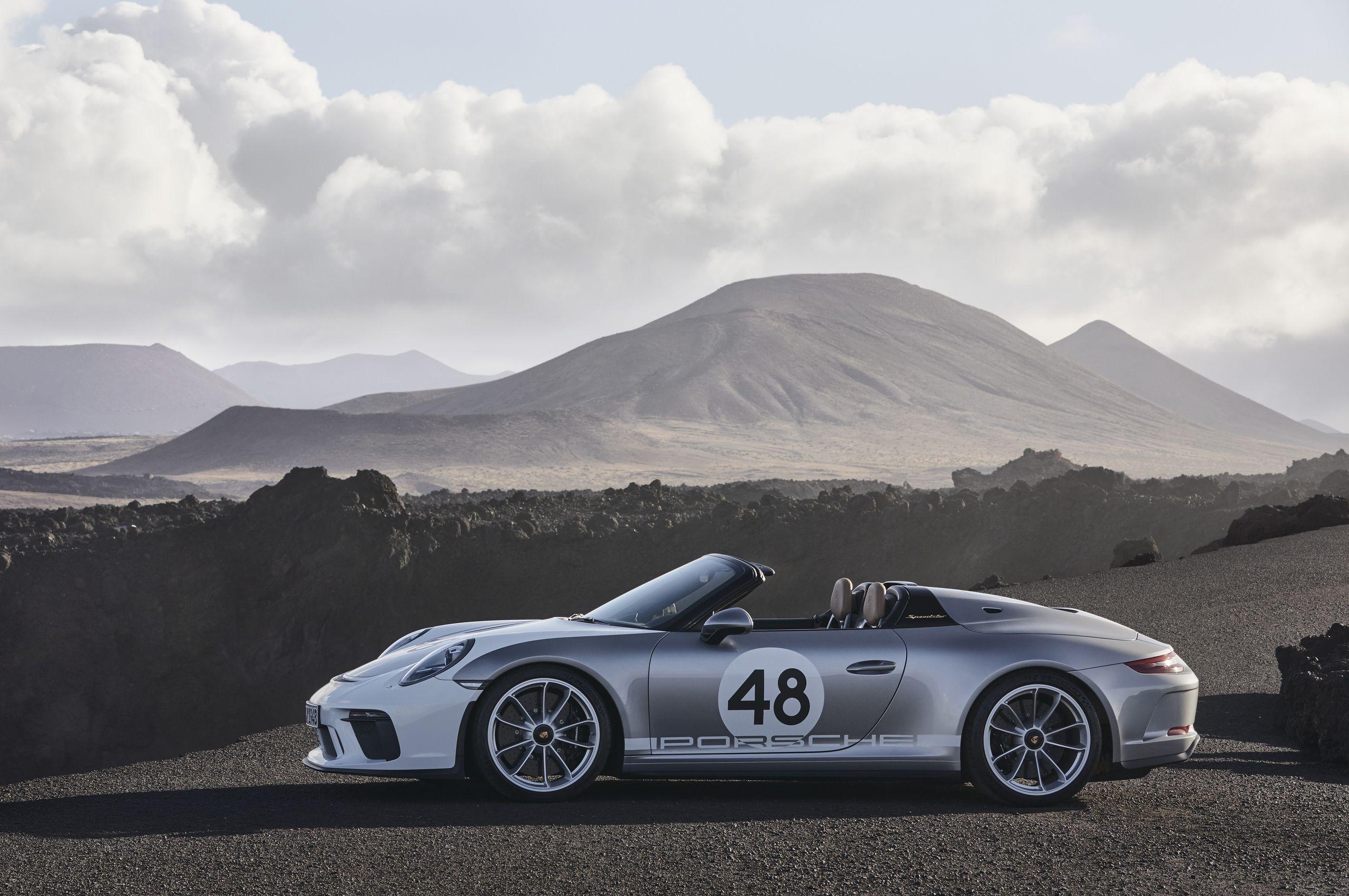 2560x1700 Porsche 911 Speedster Heritage Design Package Wallpaper