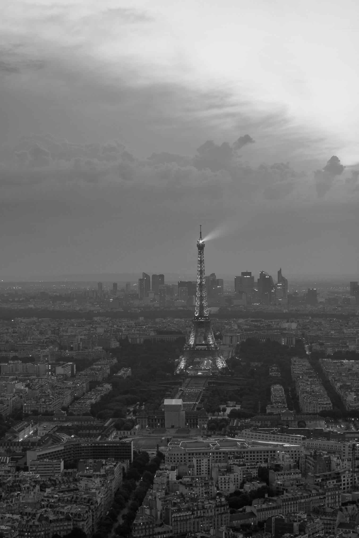 1520x2280 Stunning Black and White iPhone Wallpaper Background For Free