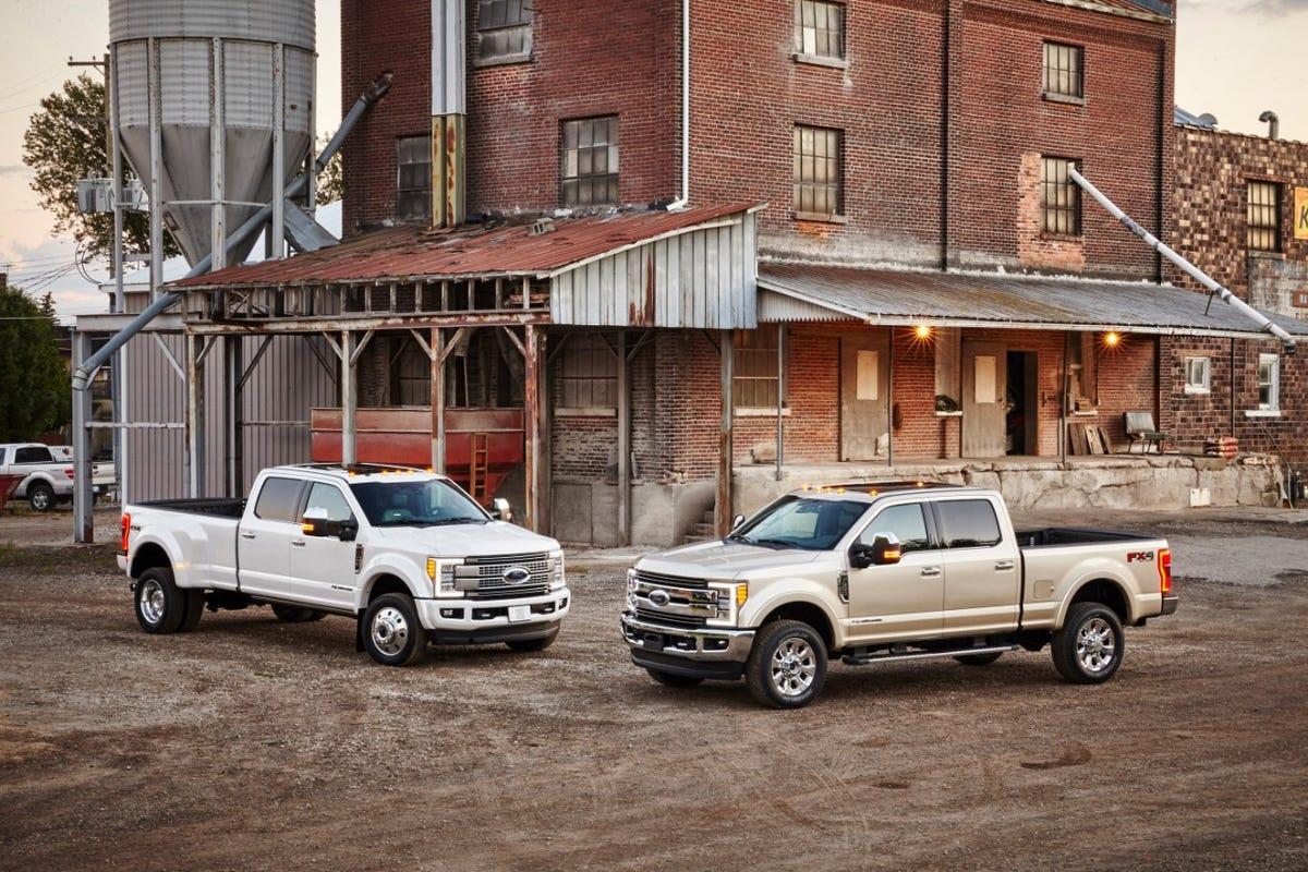 1200x800 Ford F 350 Super Duty King Ranch Reports For Work (picture)