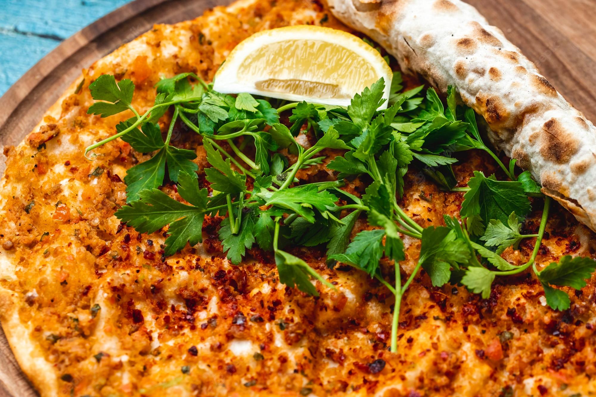 2000x1333 Turkish Pizza Image