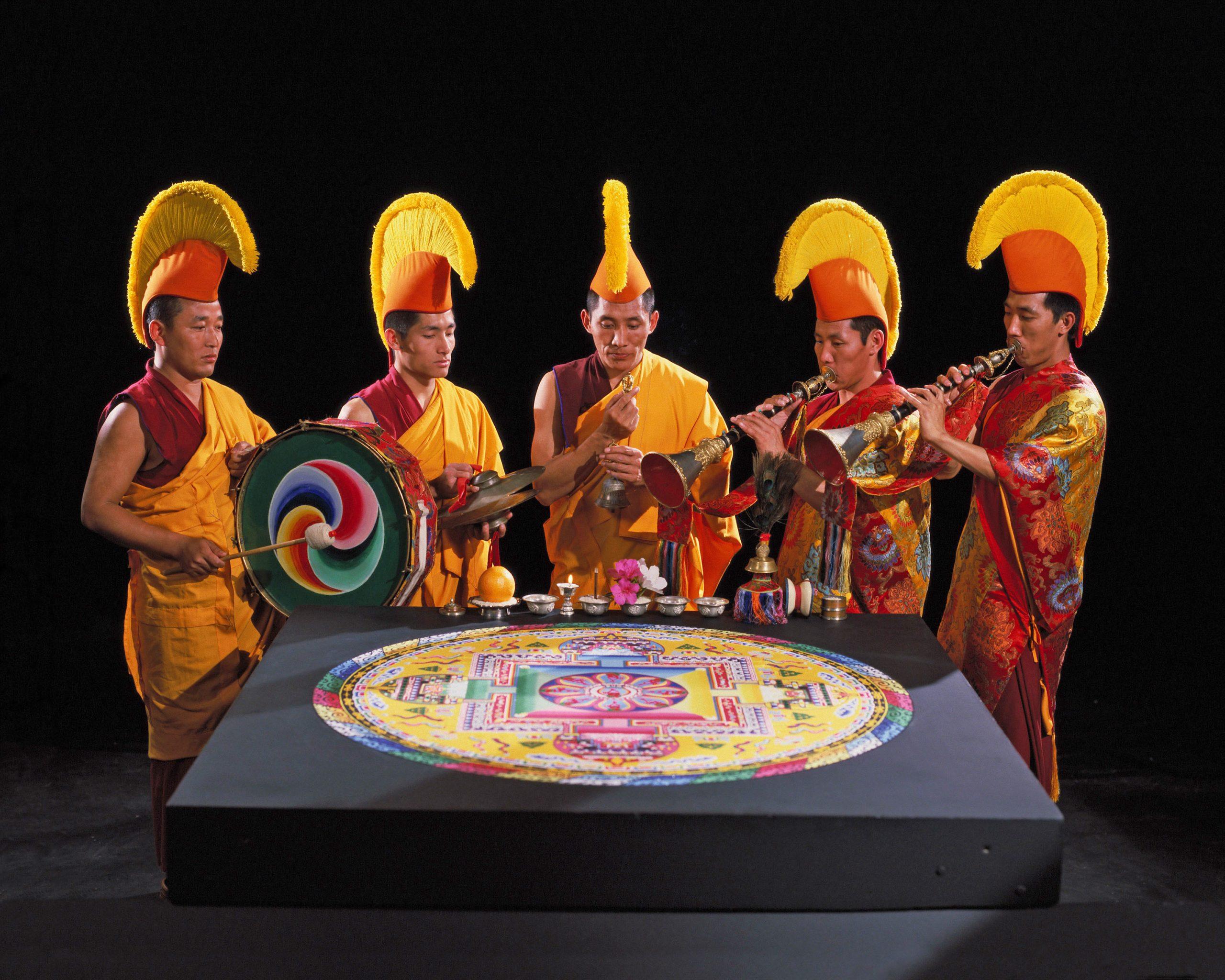 2560x2048 Sand Mandala Painting Art Museum