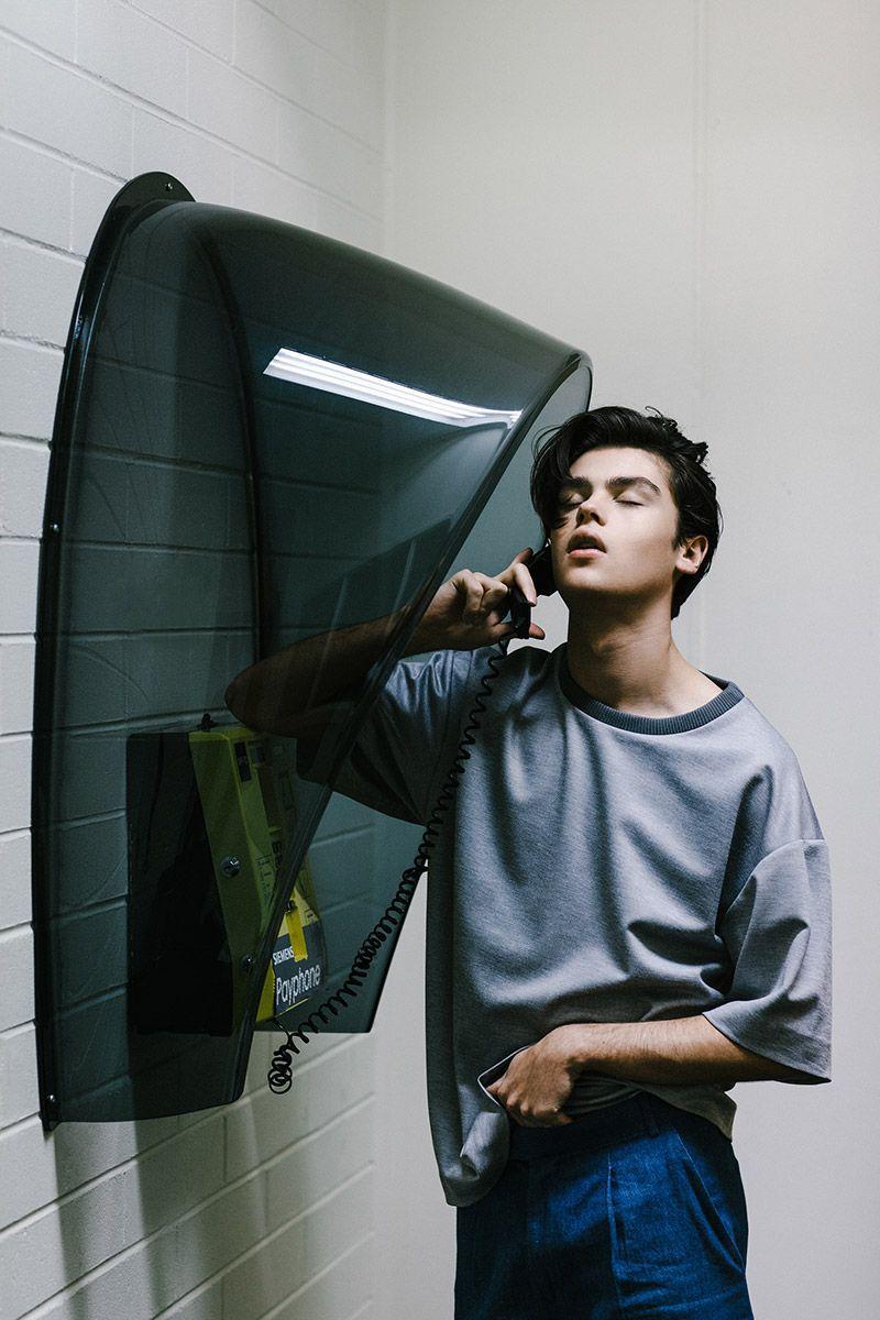 800x1200 Felix Mallard Wallpaper