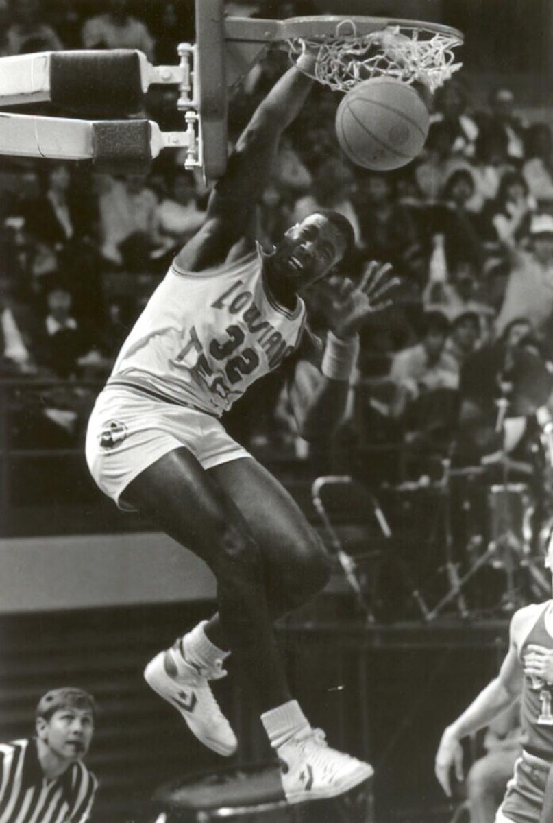 807x1200 Rare Photo of Karl Malone
