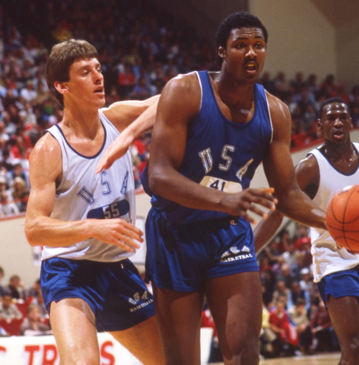1182x1200 From the Vault: Karl Malone in photo