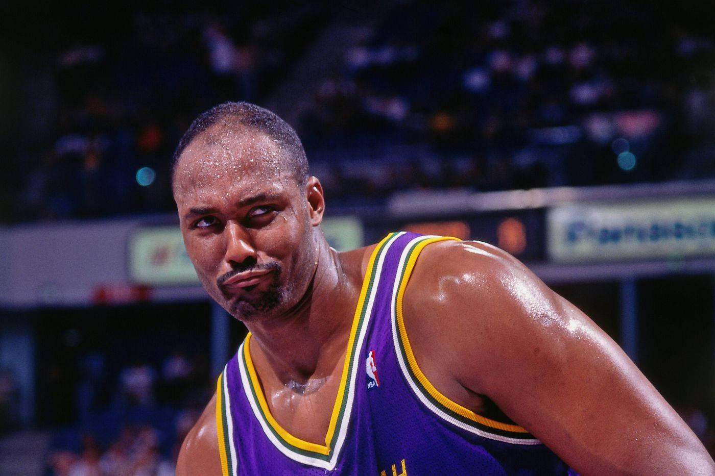1400x933 Download Karl Malone Make Face To Someone Wallpaper