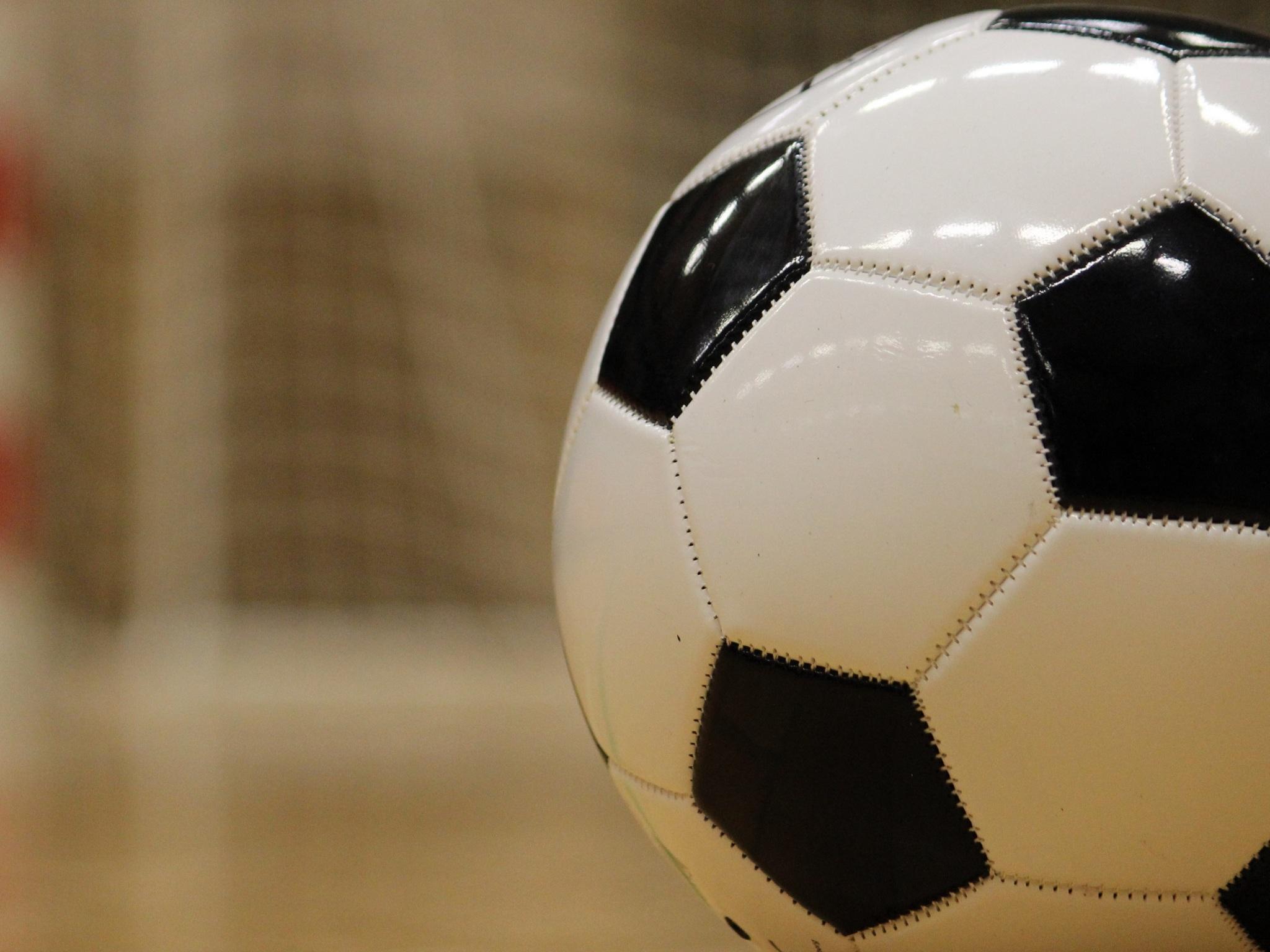 2048x1536 Wallpaper 4k soccer ball, football, sports 4k Wallpaper