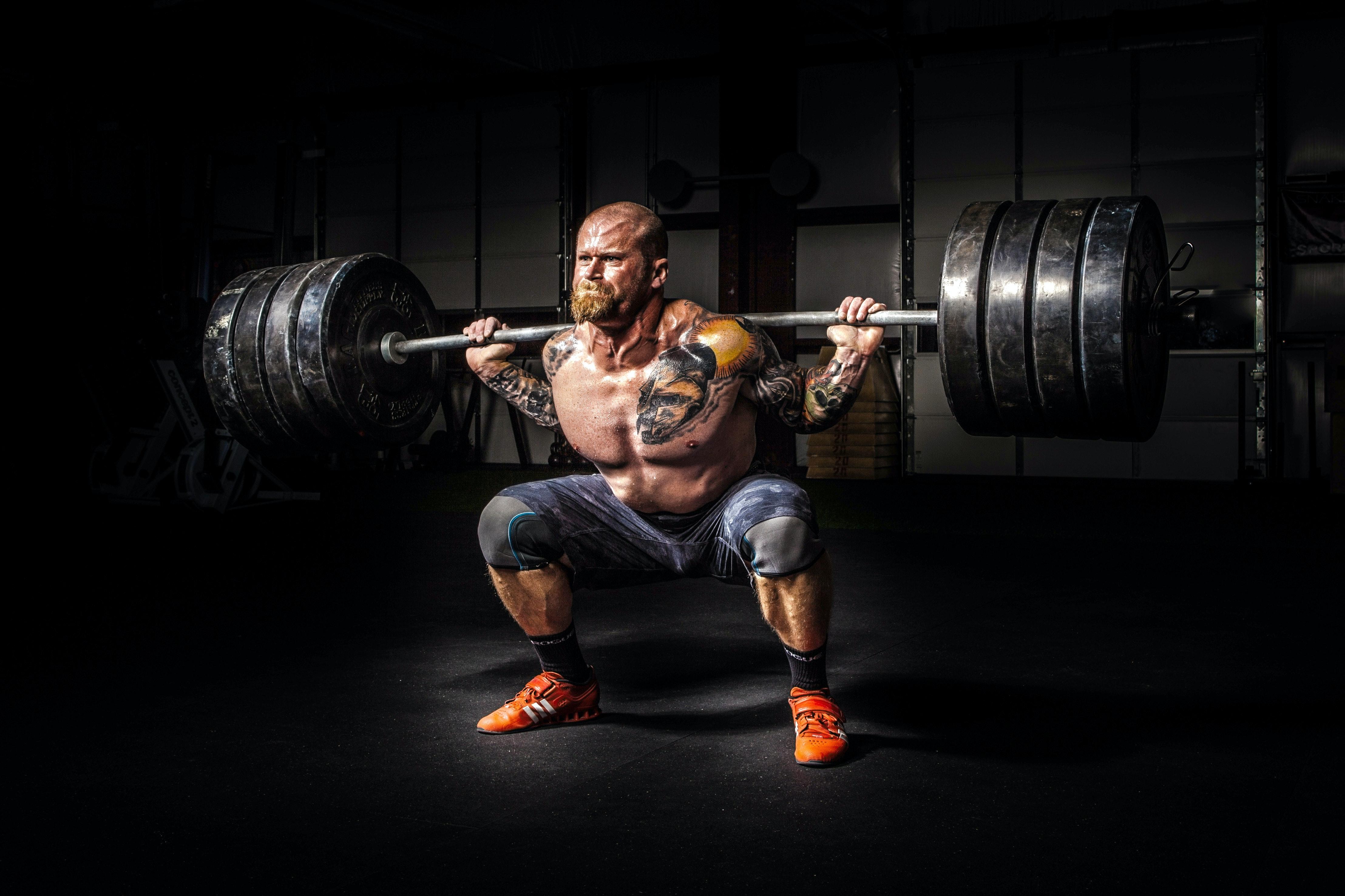 4432x2955 Man Lifting Barbel · Free