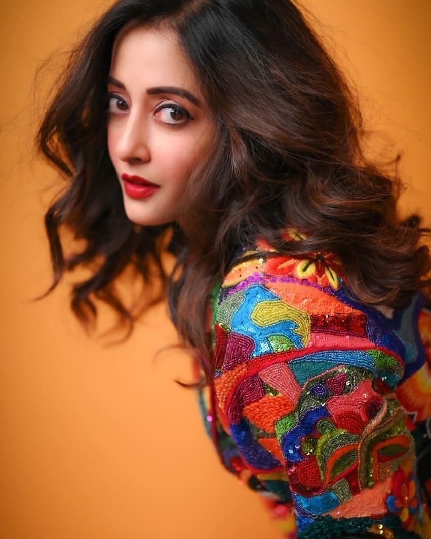851x1064 Bong beautiful Actress Raima Sen hot photo. Raima Sen exposing latest hot and spicy photo Photo: HD Image, Picture, Stills, First Look Posters of Bong beautiful Actress Raima Sen hot photo