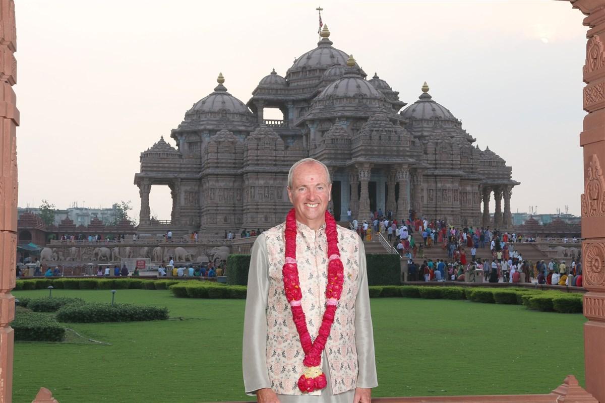 1200x800 Darshan Smruti, BAPS, Swaminarayan, Temple, Mandir, Daily Darshan, Picture, Image, Wallpaper