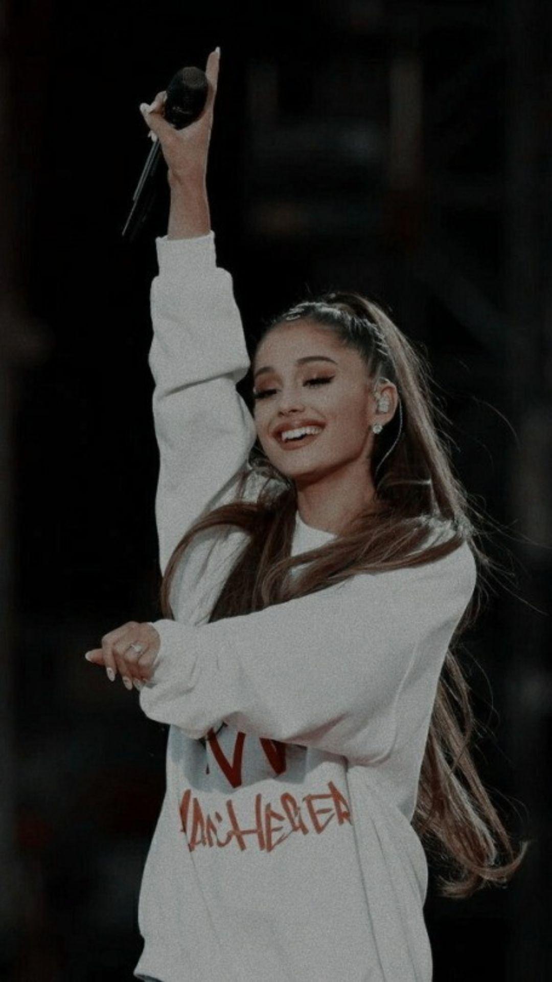 1080x1920 Cute Ariana Grande Wallpaper