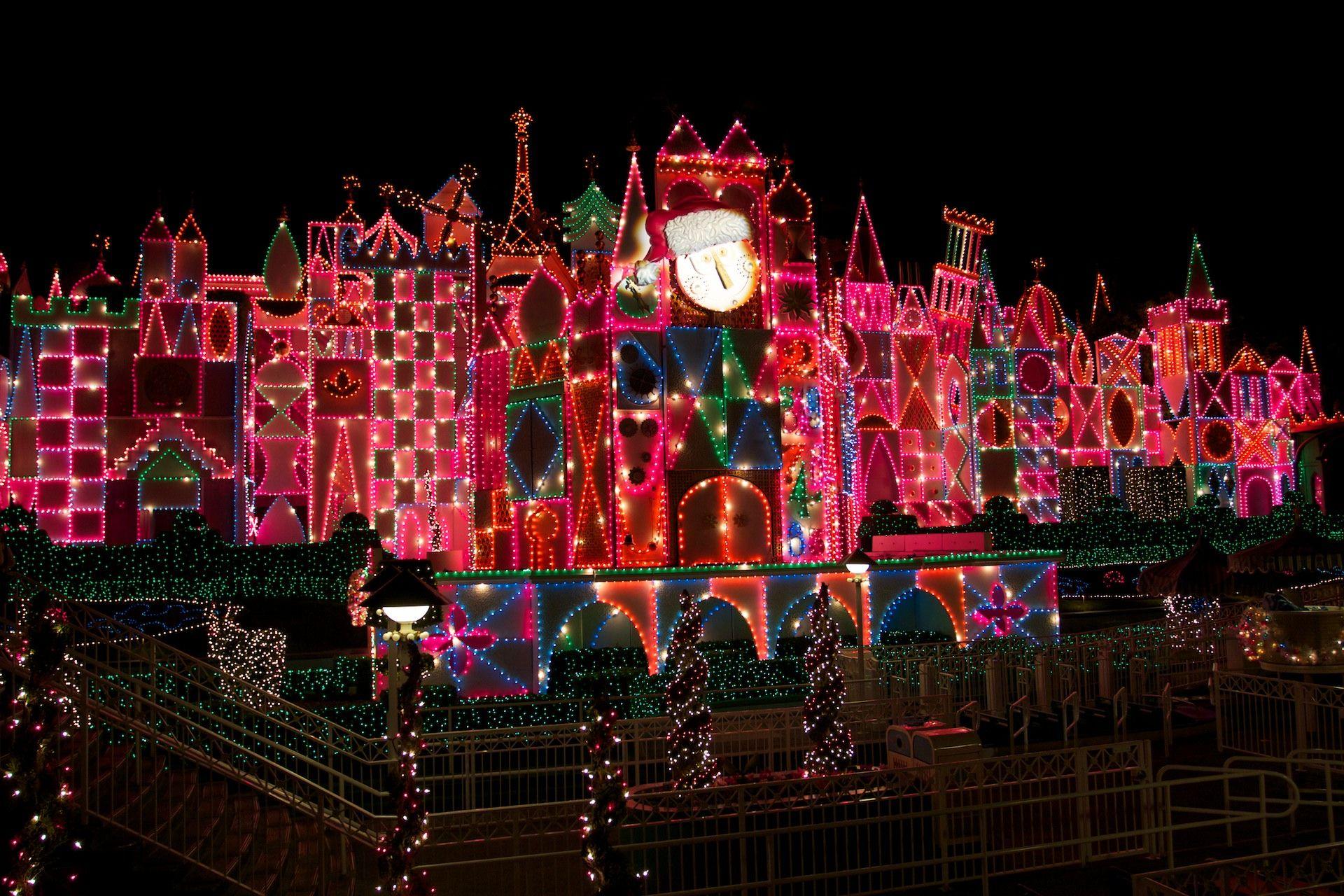 1920x1280 Disneyland It's a Small World Christmas Lights Desktop Wallpaper