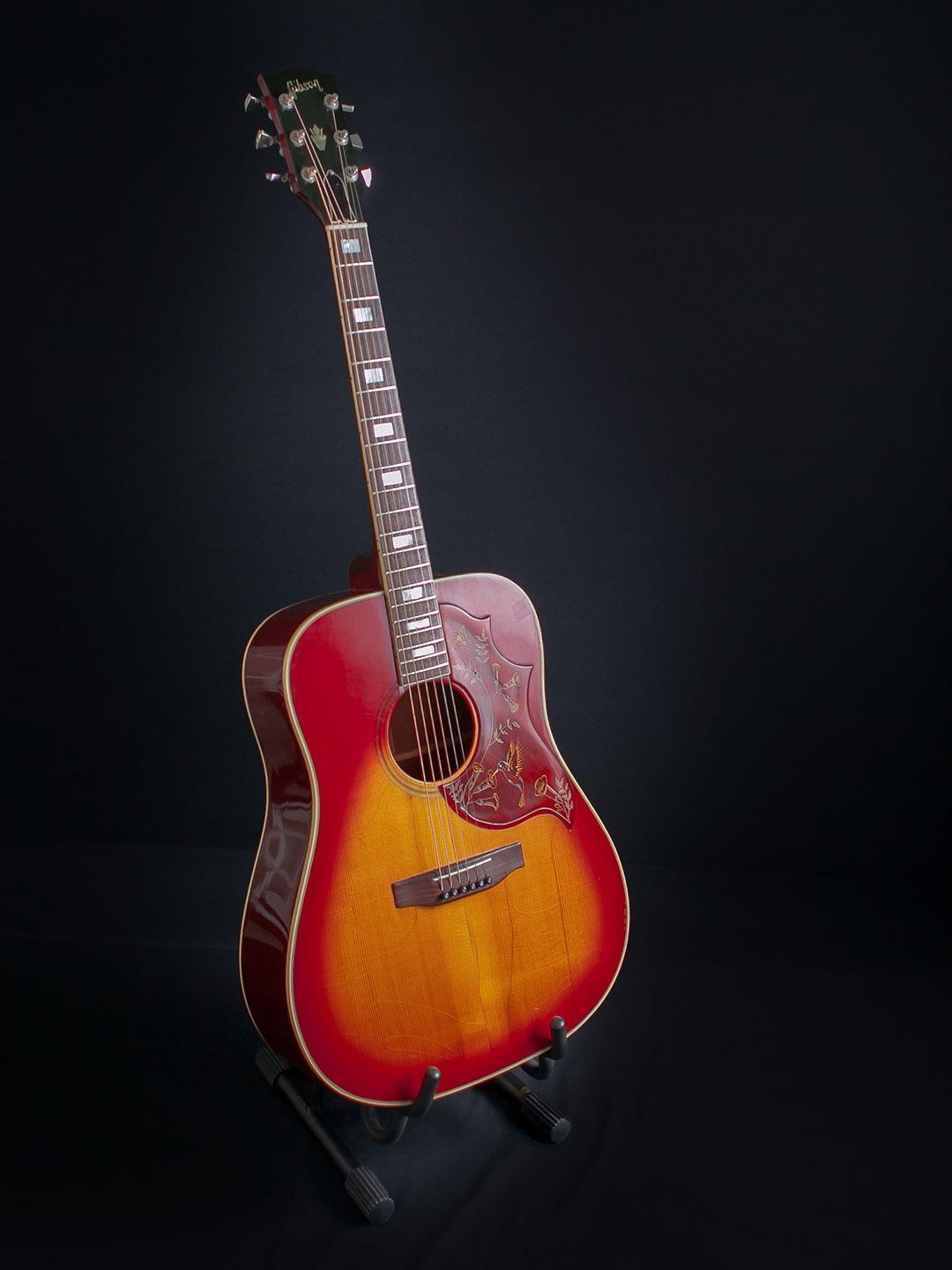 1080x1440 Gibson Hummingbird (Red Burst). The Local Pickup