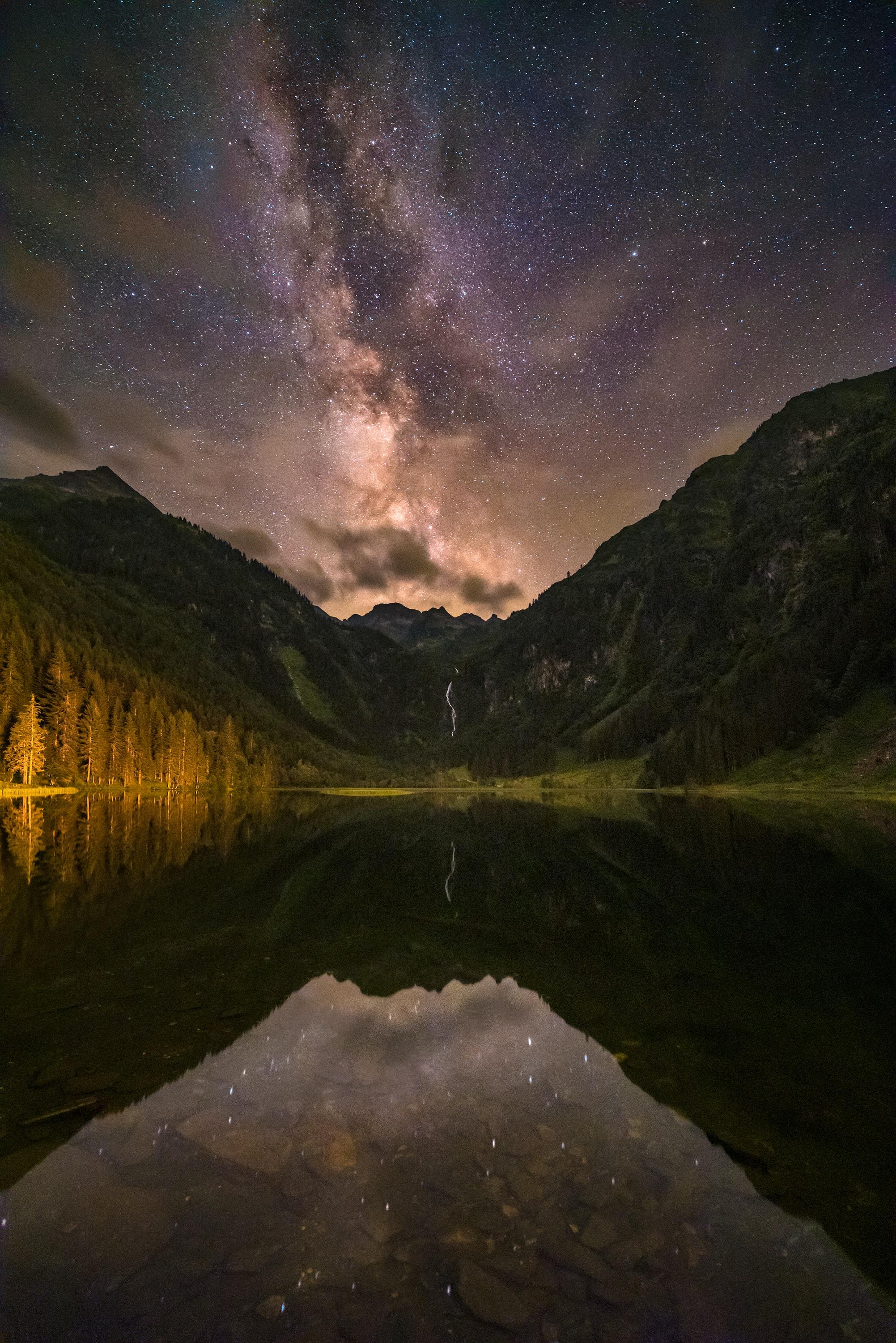 2003x3000 Astrophotography Milky Way galaxy wallpaper for iPhone