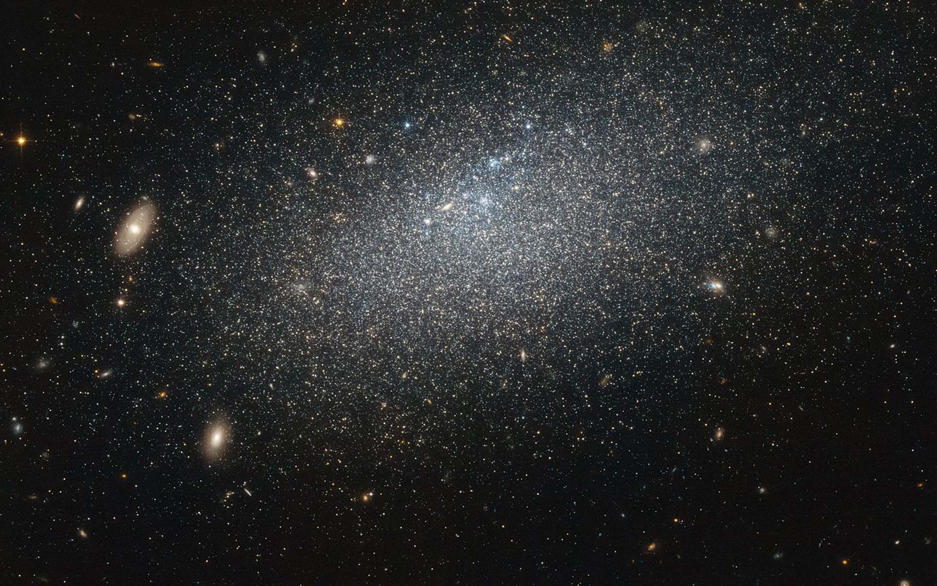 1920x1200 Peculiar Outlier Galaxy Offers Unique Laboratory Wallpaper