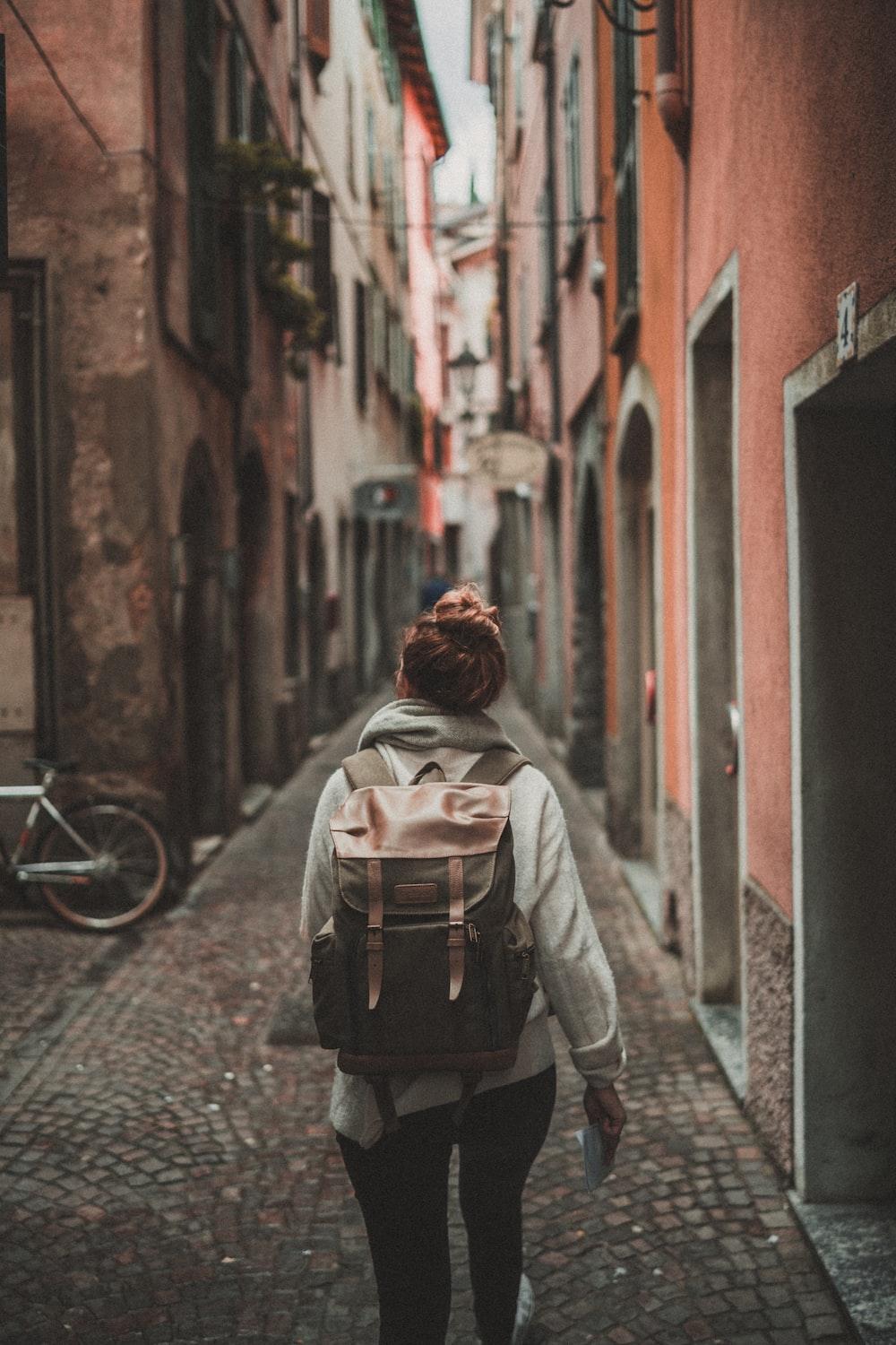 1000x1500 Travel Girl Picture. Download Free Image