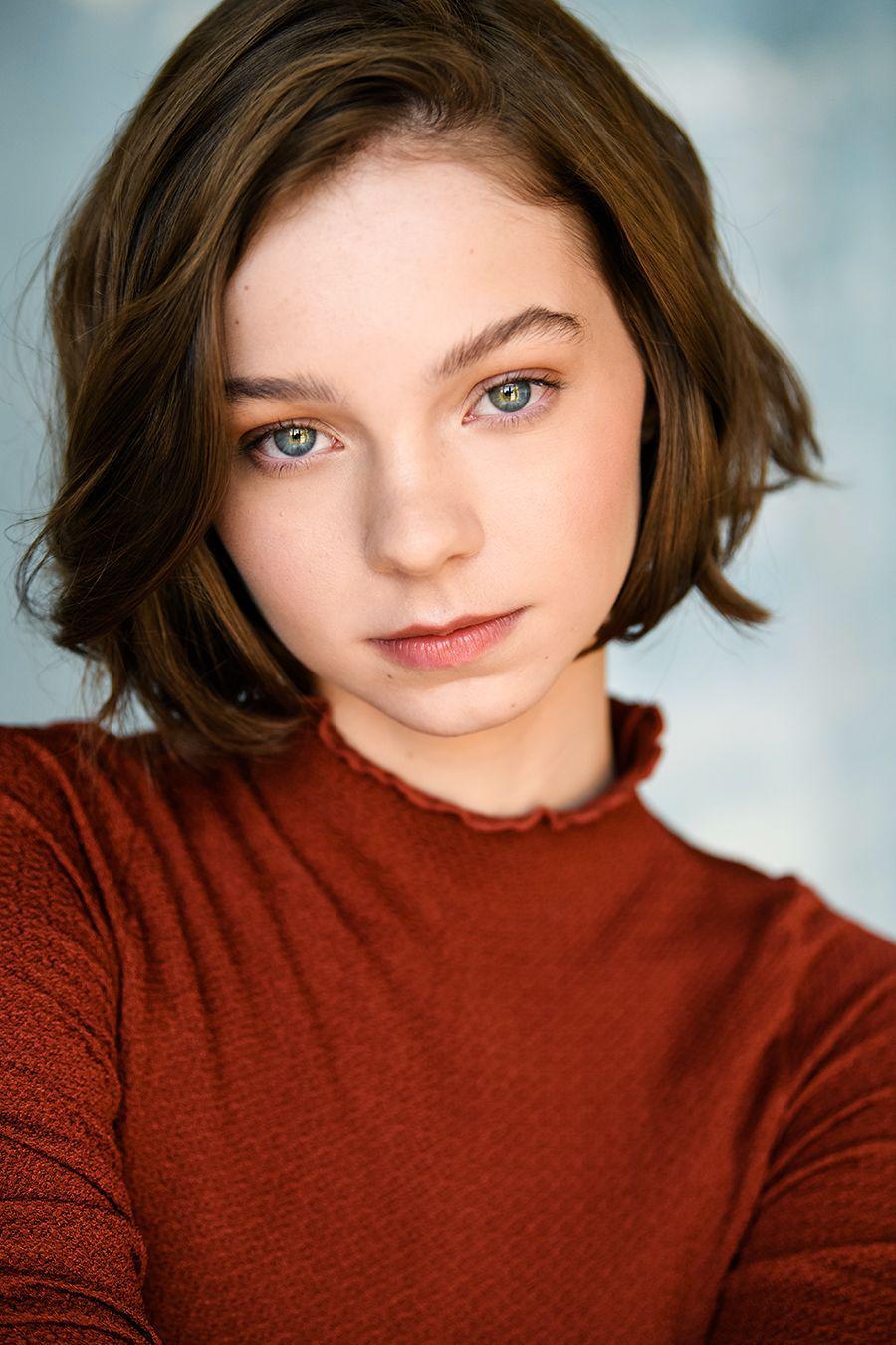 900x1350 My setup of Wallpaper of Emma Myers A.K.A Enid Sinclair (UHD, 4K) ❤️❤️❤️