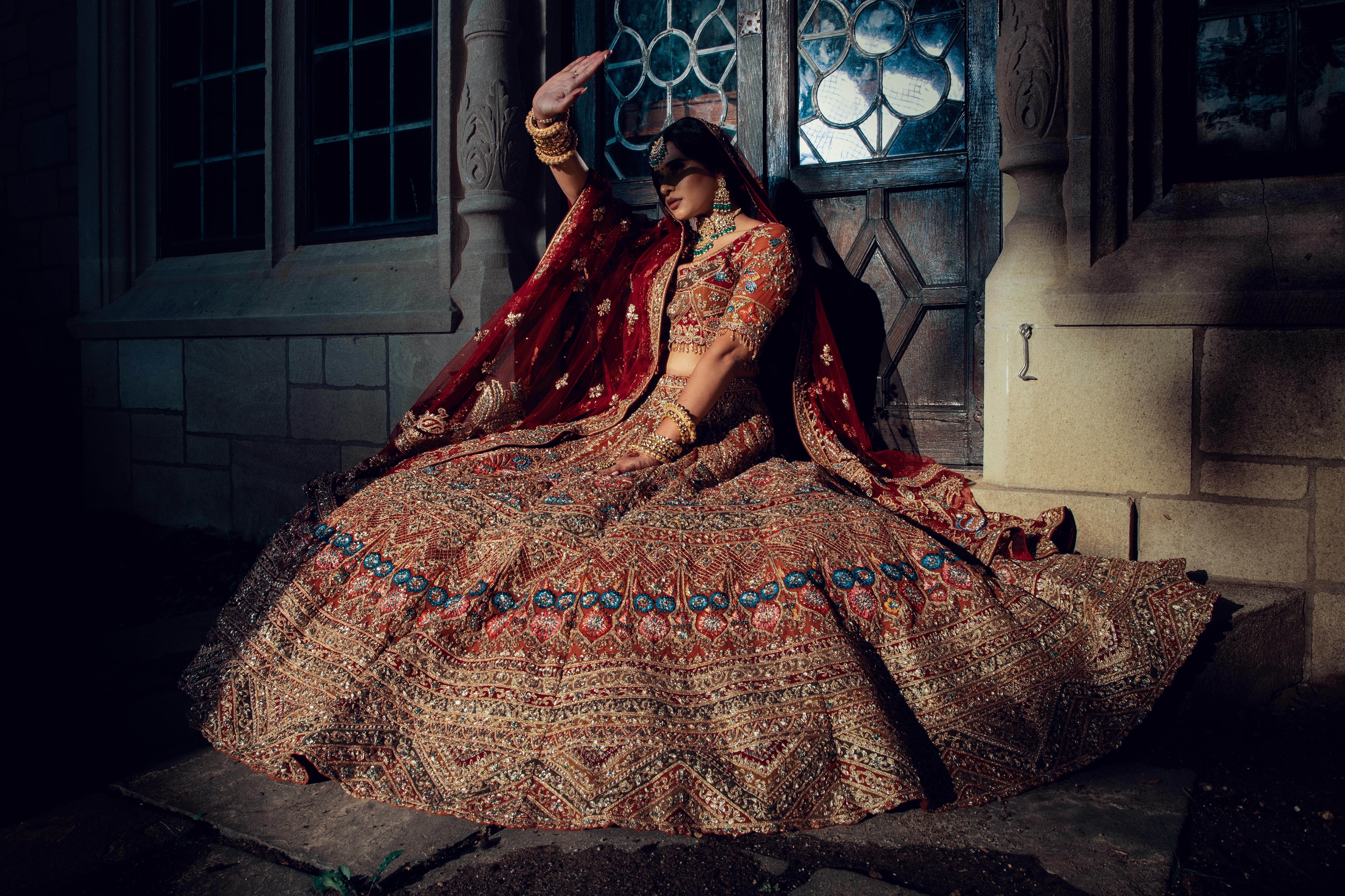 Ladki Photo - Bride In Red Saree Wallpaper Download | MobCup