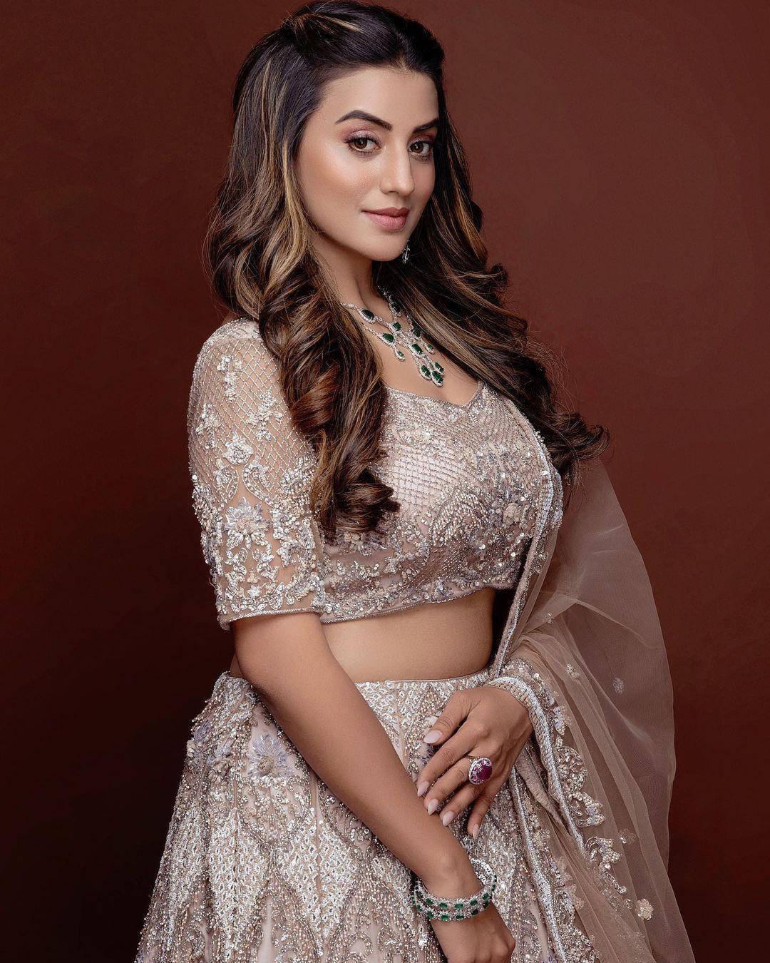 1080x1350 Download Bhojpuri Actress In Lace Lehenga Choli Wallpaper