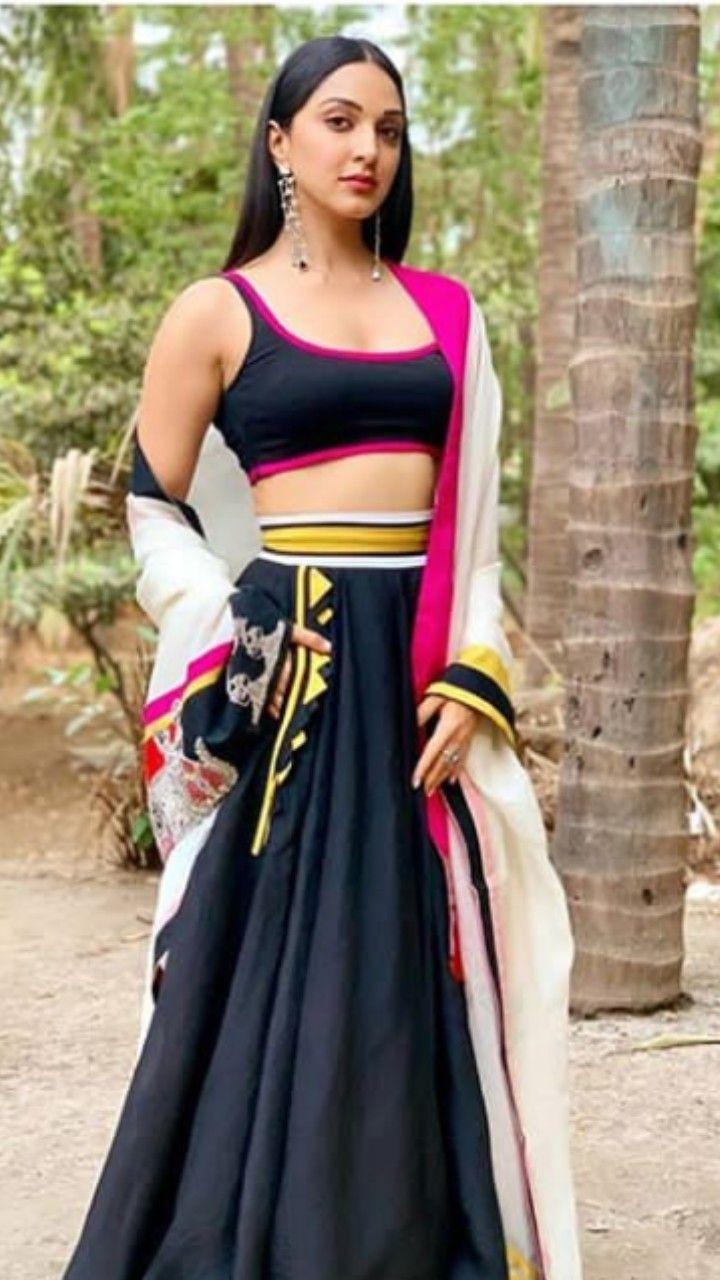 720x1280 Beautiful Lehenga Choli With Superb Embellishments. Kiara Advani Hot, Saree Look, Kiara Advani