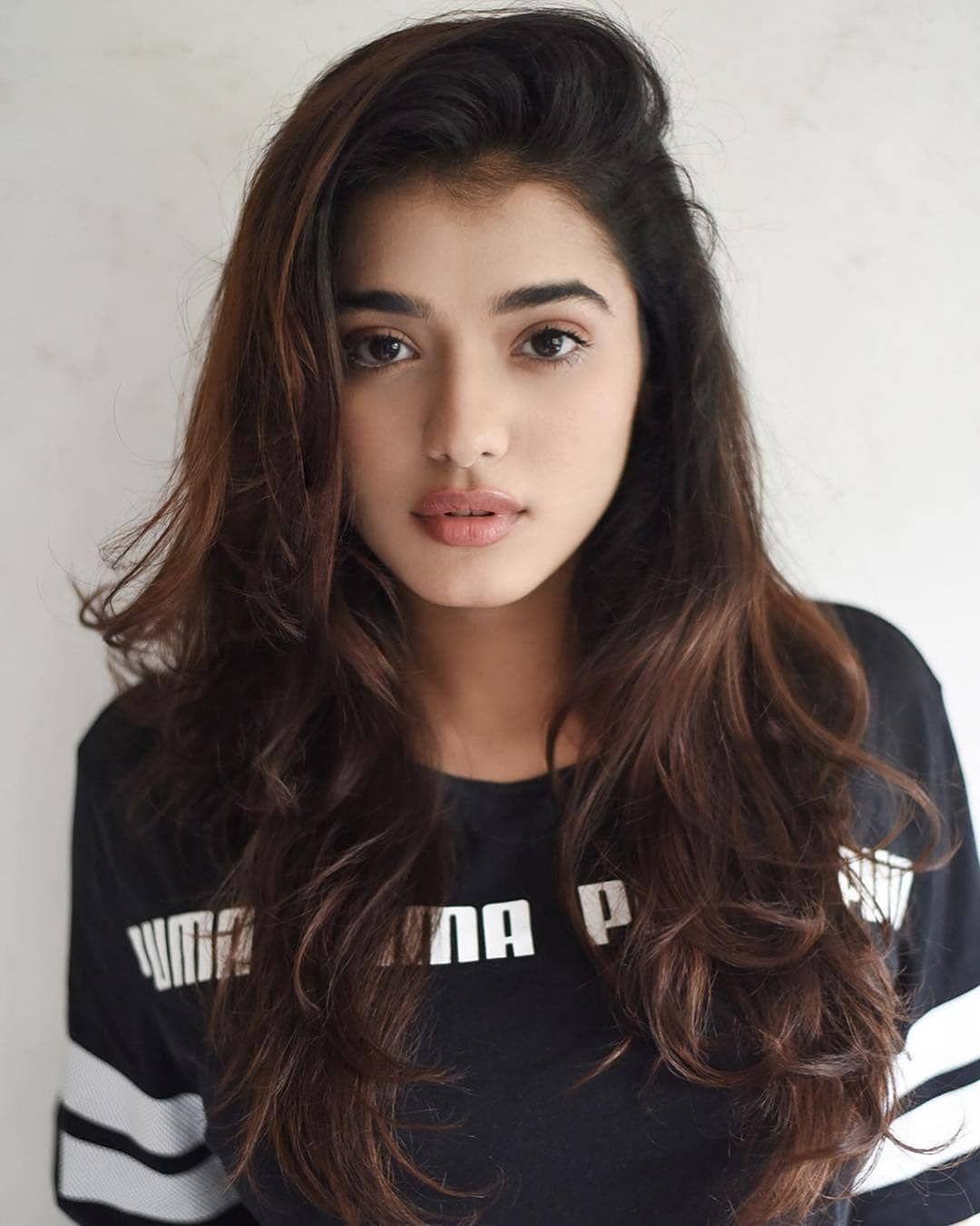 1080x1350 Ketika Sharma Wallpaper