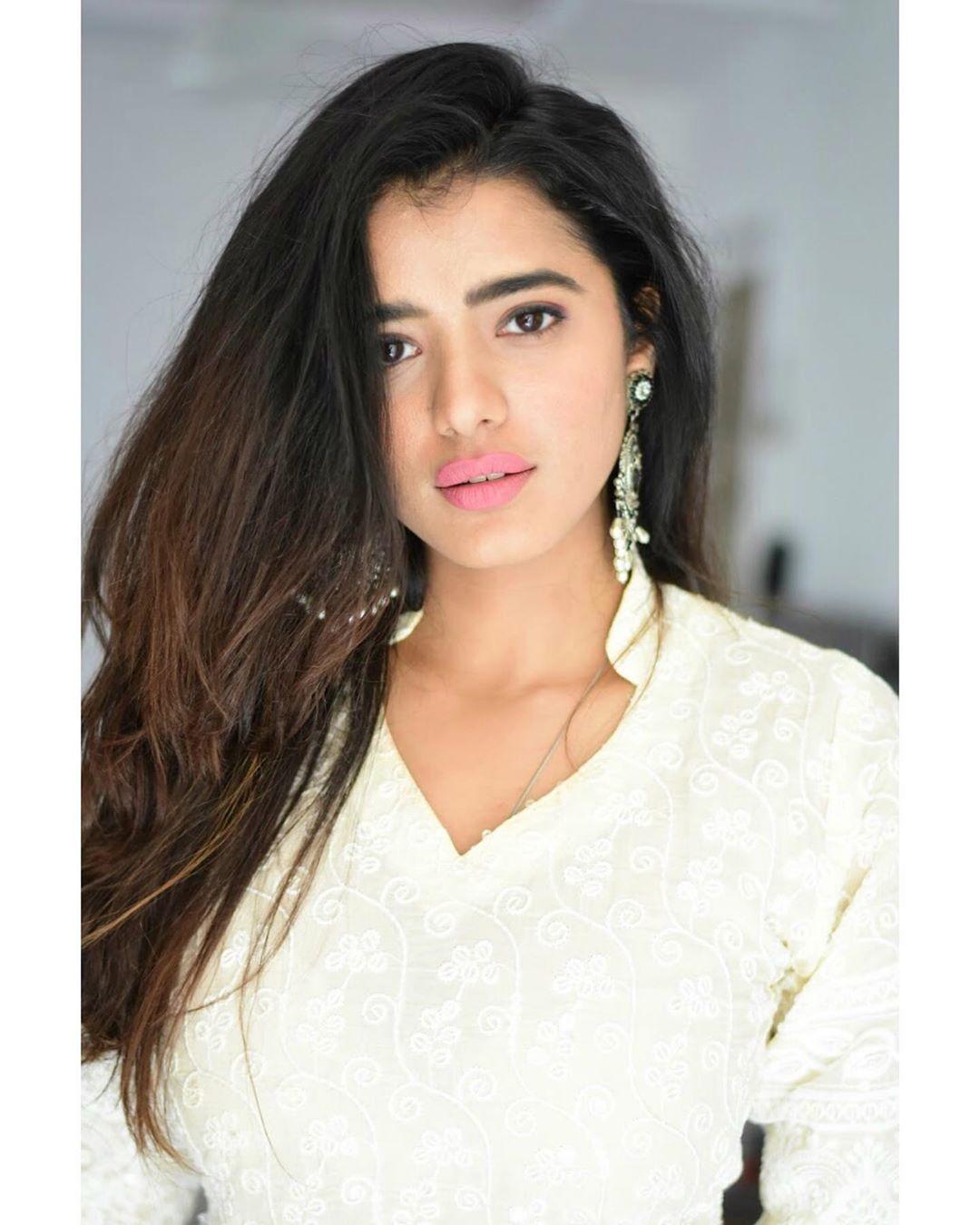1080x1350 Ketika Sharma Latest Pics. Ketika Sharma Latest Gallery