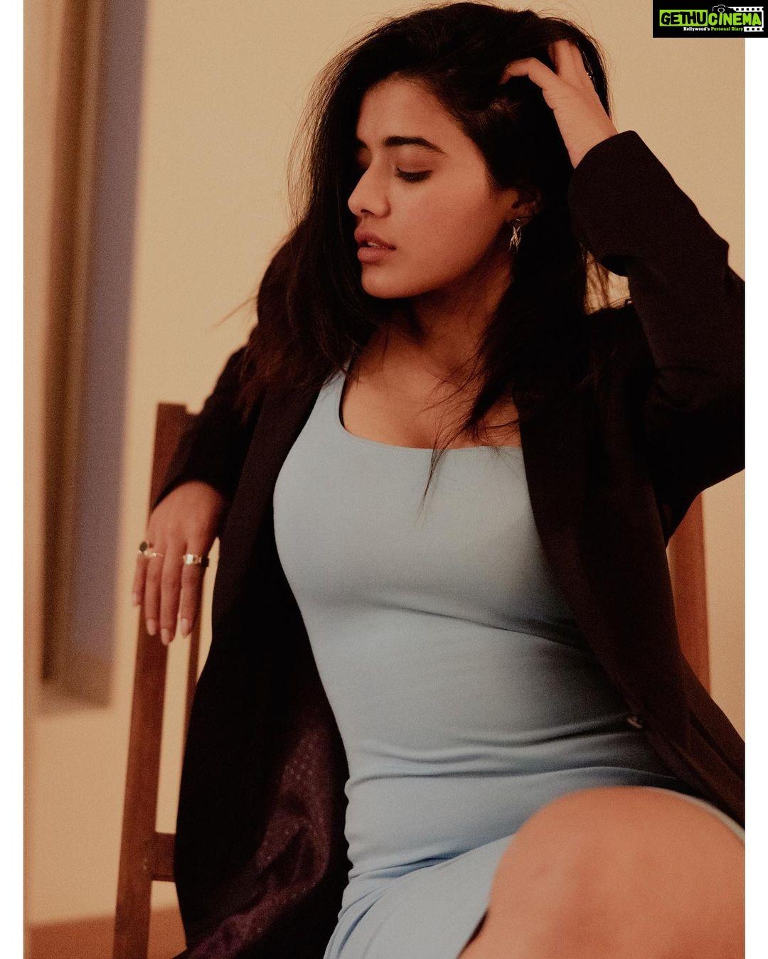 1080x1349 Ketika Sharma Instagram Dusk Styled Shot Blazer Accessories #dusktilldawn #styled #blazer #coats #dressed #evening #metaphorical #shades #loveandlight #gratitude