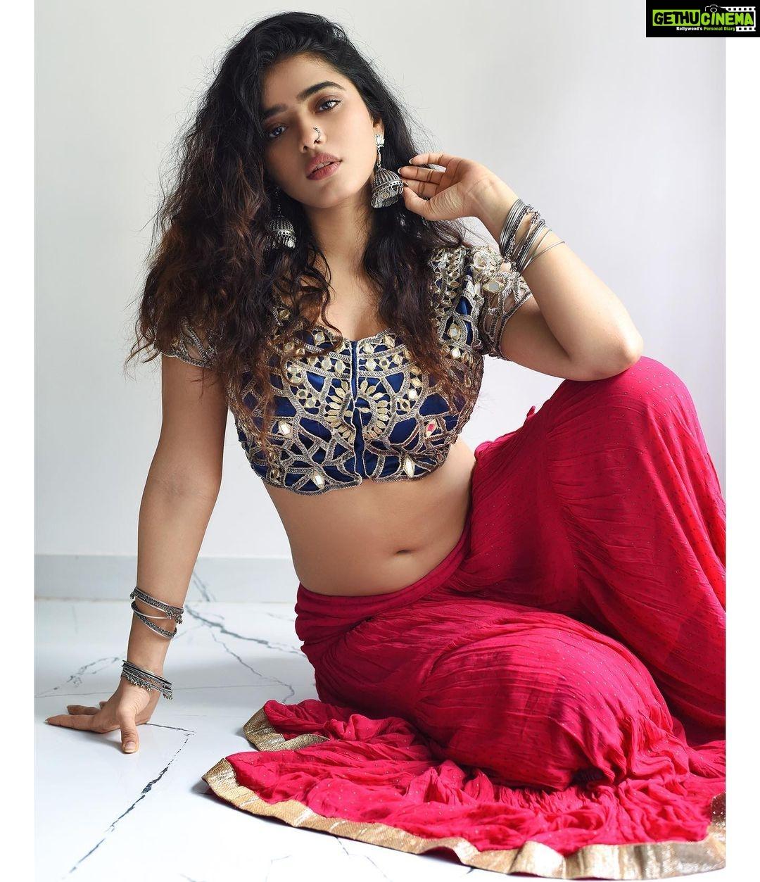 1080x1253 Actress Ketika Sharma HD Photo and Wallpaper December 2019