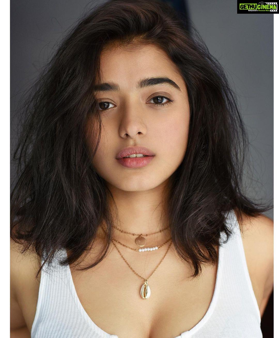 1080x1307 Actress Ketika Sharma HD Photo and Wallpaper February 2020