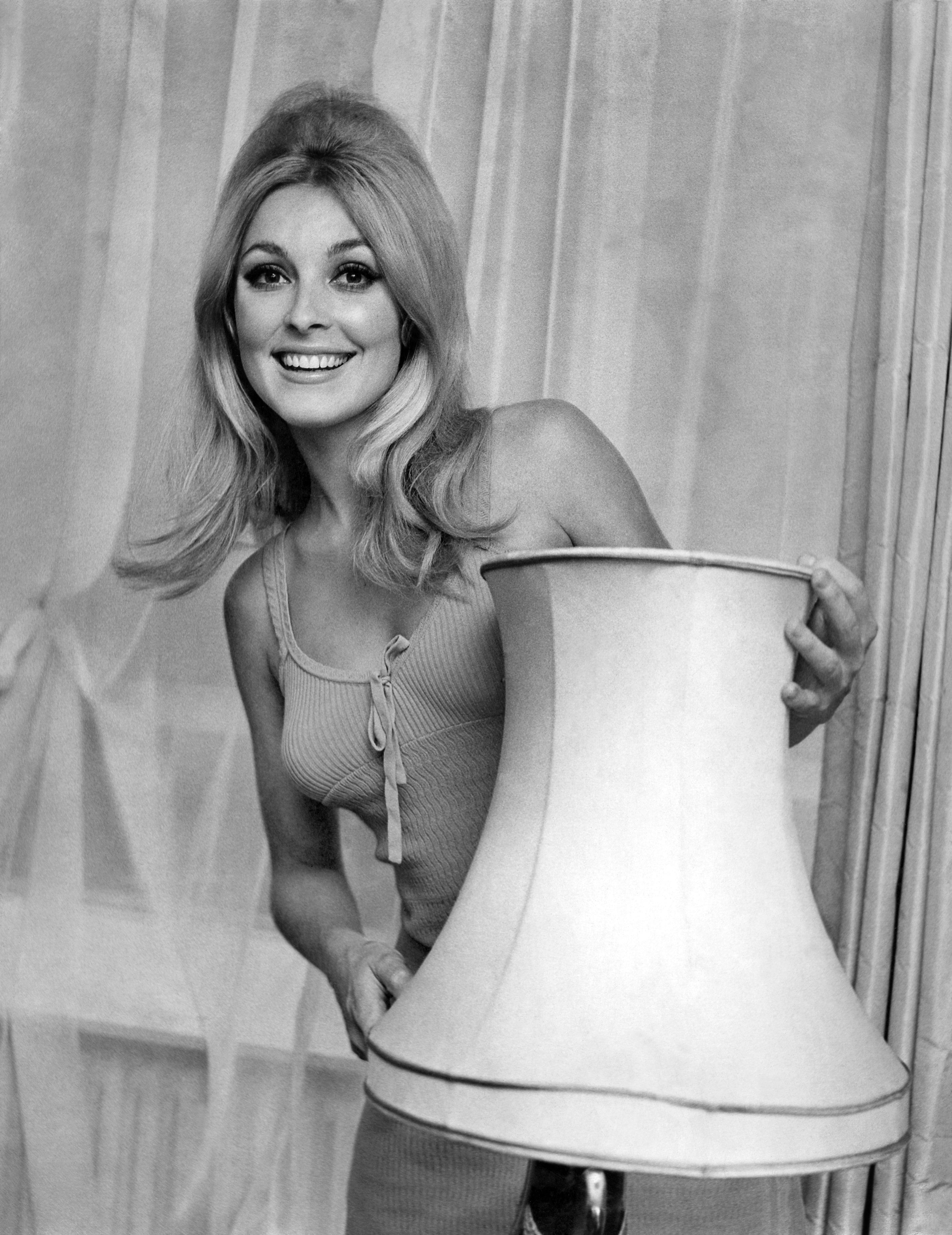 2844x3690 Sharon Tate's magnetic beauty in 15 vintage photographs