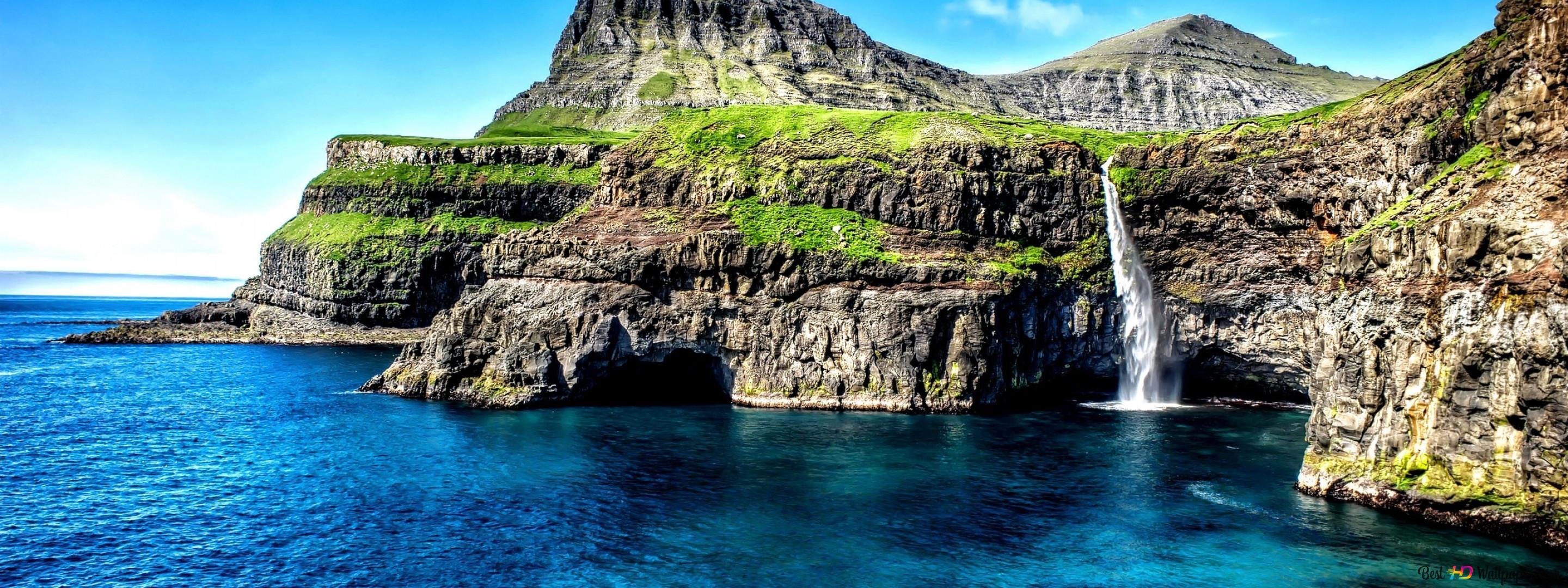 2880x1080 Waterfall on Coast of Hawaii 2K wallpaper download